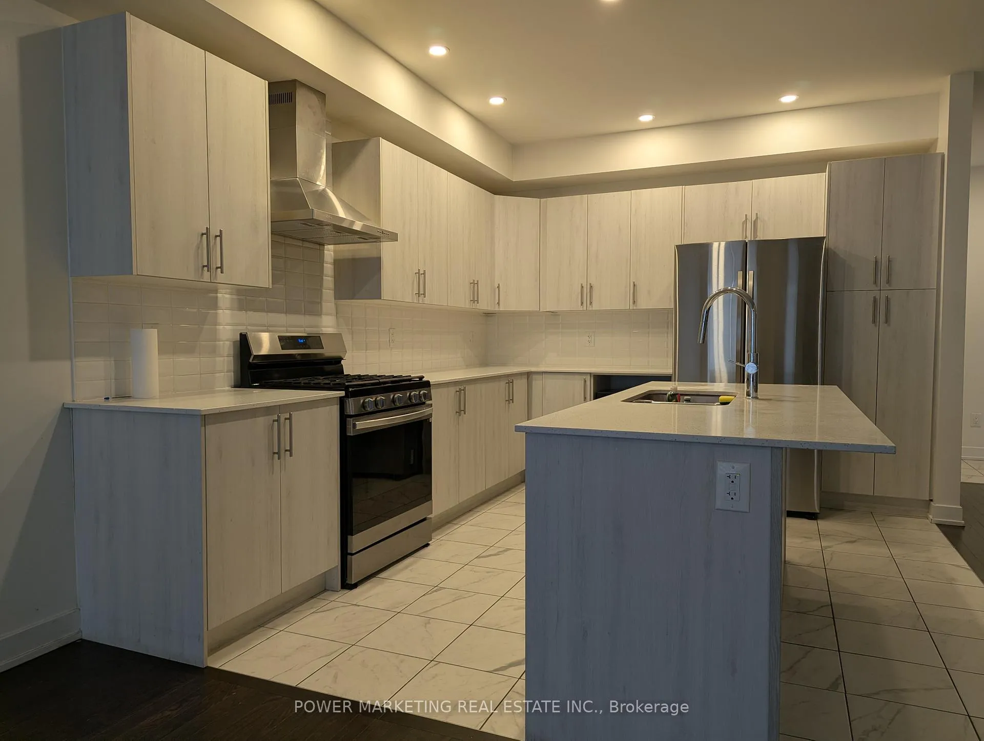 Photo 6 of 332 Monticello Avenue, Ottawa, Kanata - Emerald Meadows/Trailwest — HOMEH
