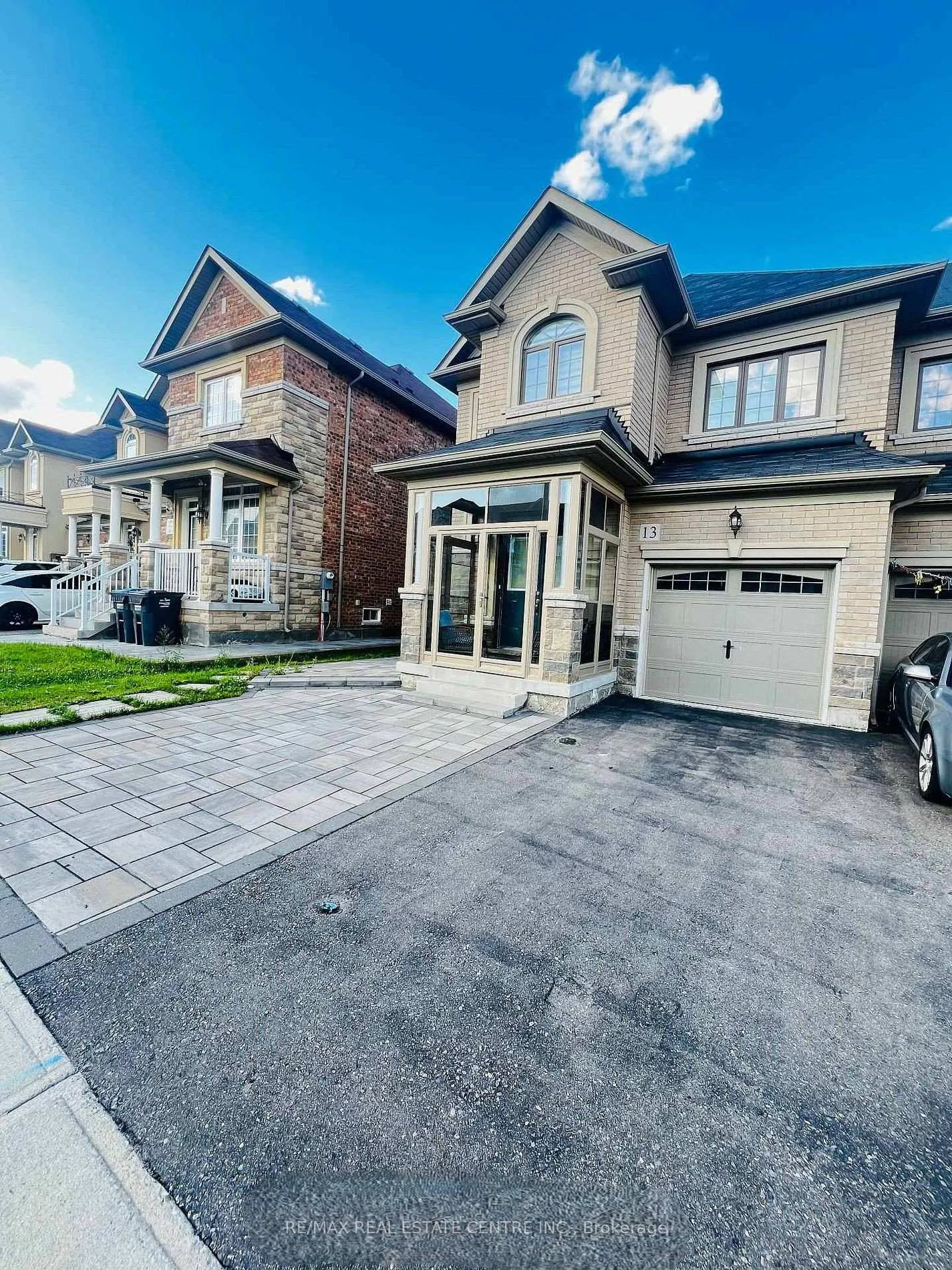 Photo 3 of 13 Maynada Road, Brampton, Northwest Brampton — HOMEH