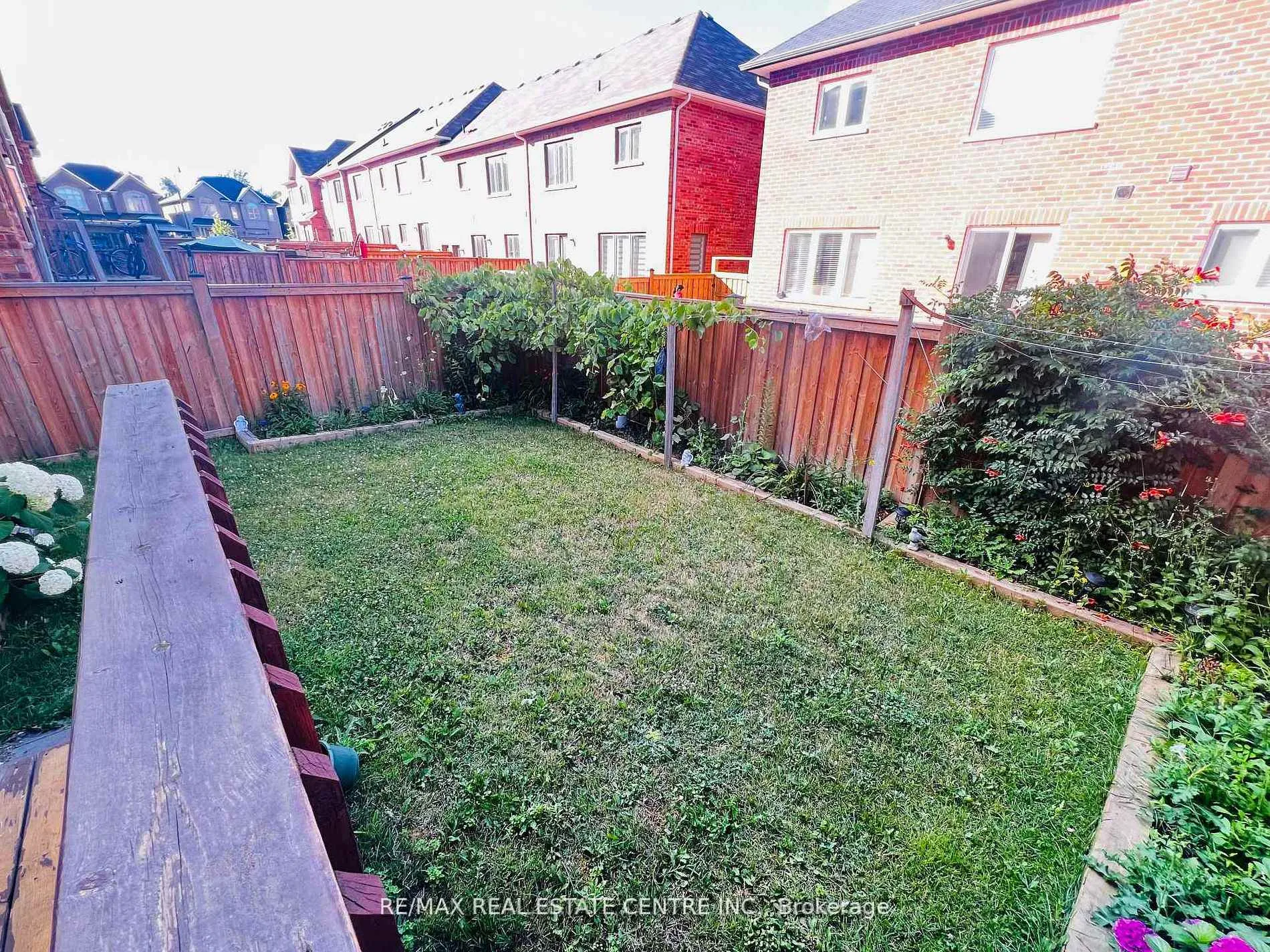 Photo 25 of 13 Maynada Road, Brampton, Northwest Brampton — HOMEH