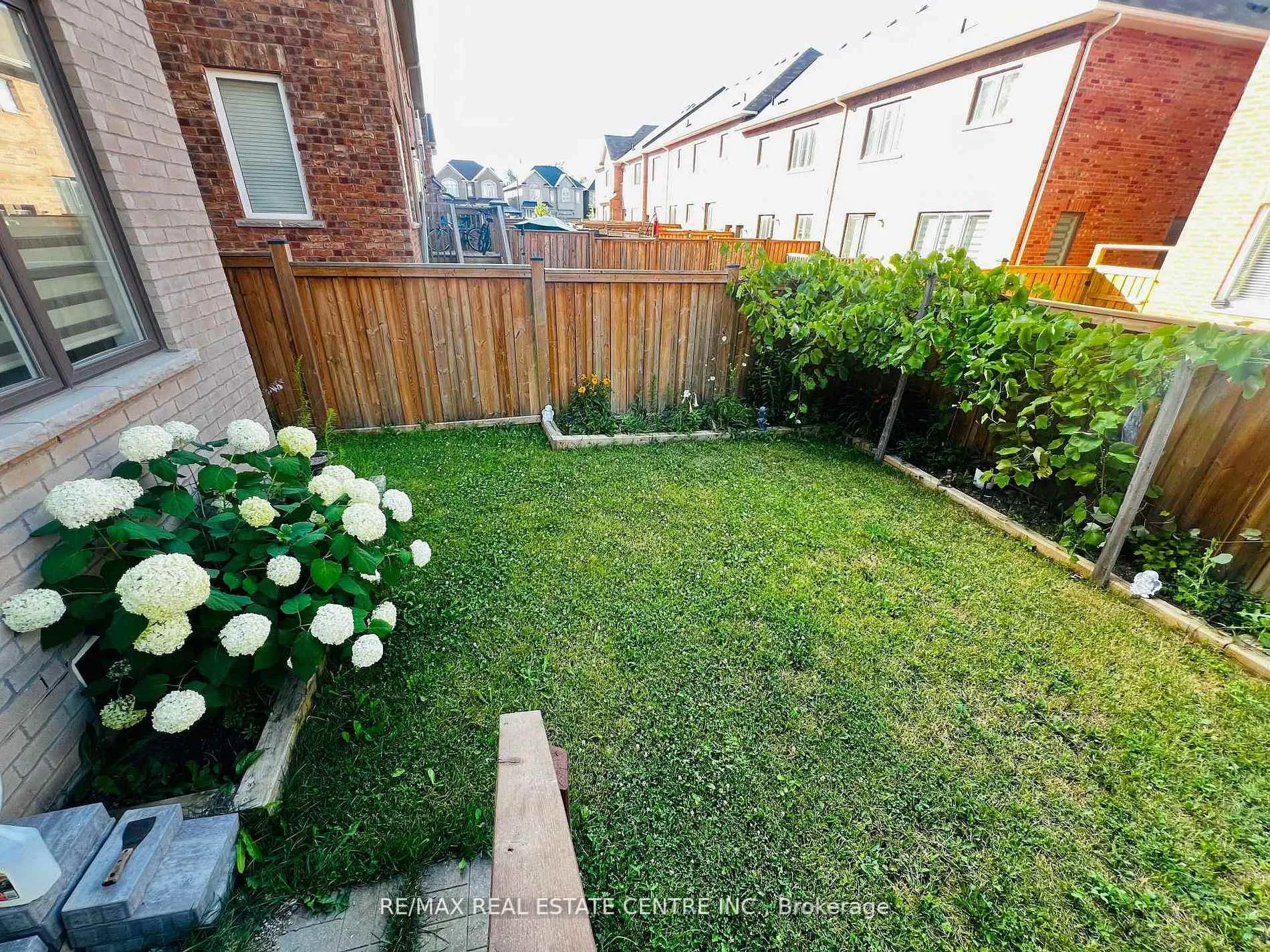 Photo 26 of 13 Maynada Road, Brampton, Northwest Brampton — HOMEH