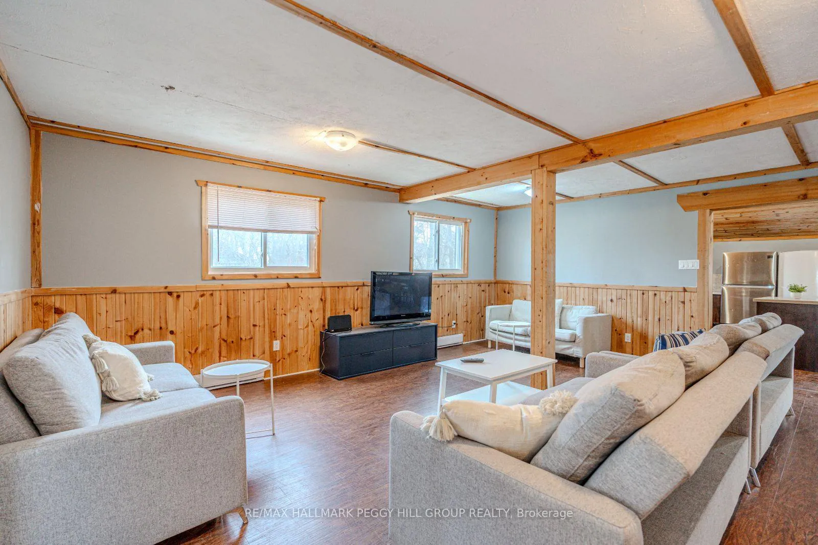 Photo 4 of 711 Mosley Street, Wasaga Beach — HOMEH
