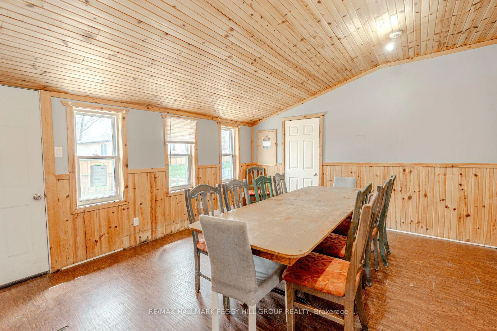 Photo 9 of 711 Mosley Street, Wasaga Beach — HOMEH