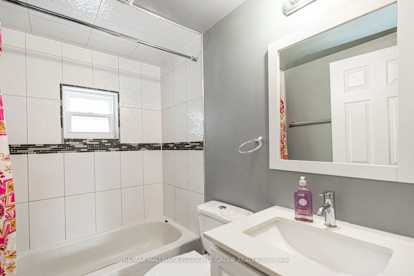 Photo 13 of 711 Mosley Street, Wasaga Beach — HOMEH