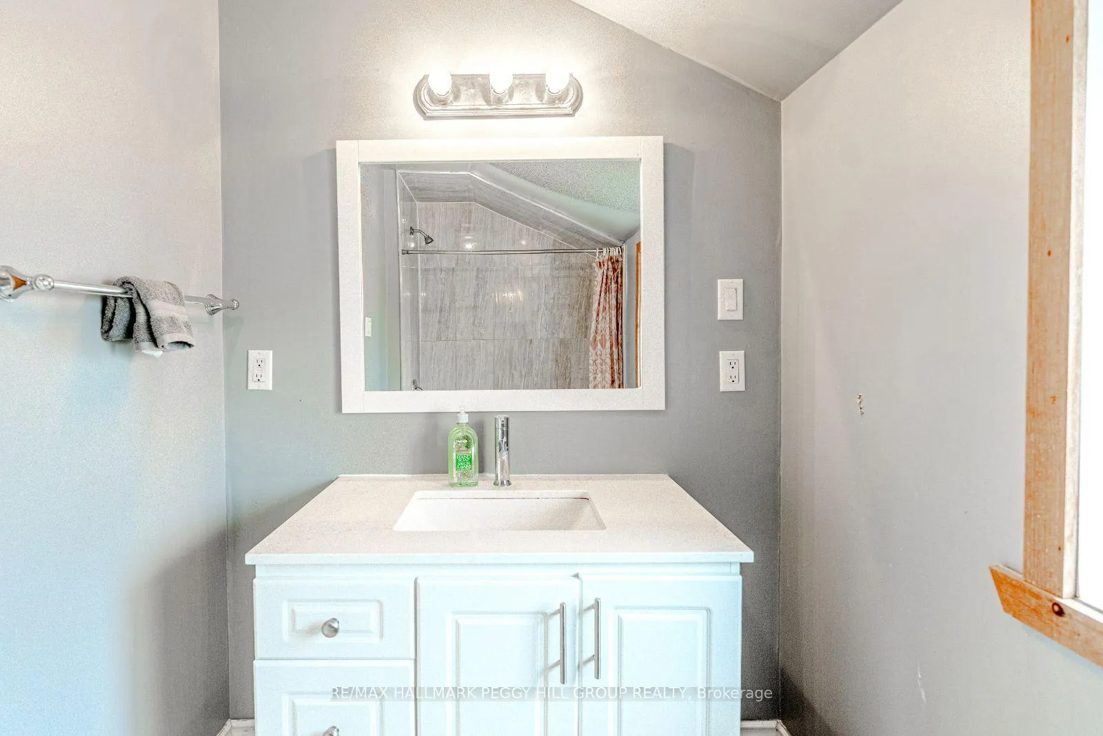 Photo 17 of 711 Mosley Street, Wasaga Beach — HOMEH
