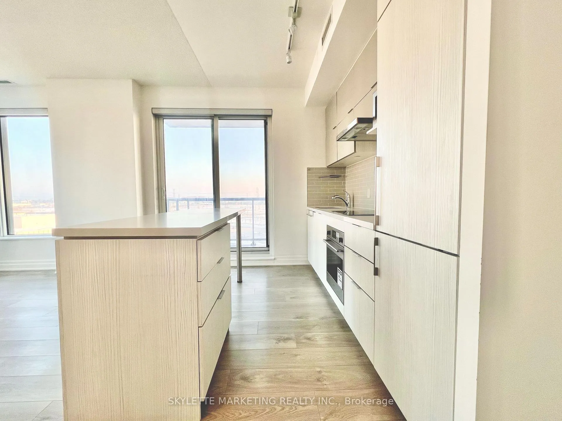 Photo 9 of Unit 1106, 8 Rouge Valley Drive W, Markham, Unionville — HOMEH