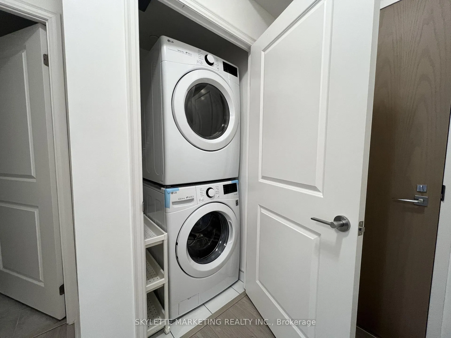 Photo 12 of Unit 1106, 8 Rouge Valley Drive W, Markham, Unionville — HOMEH