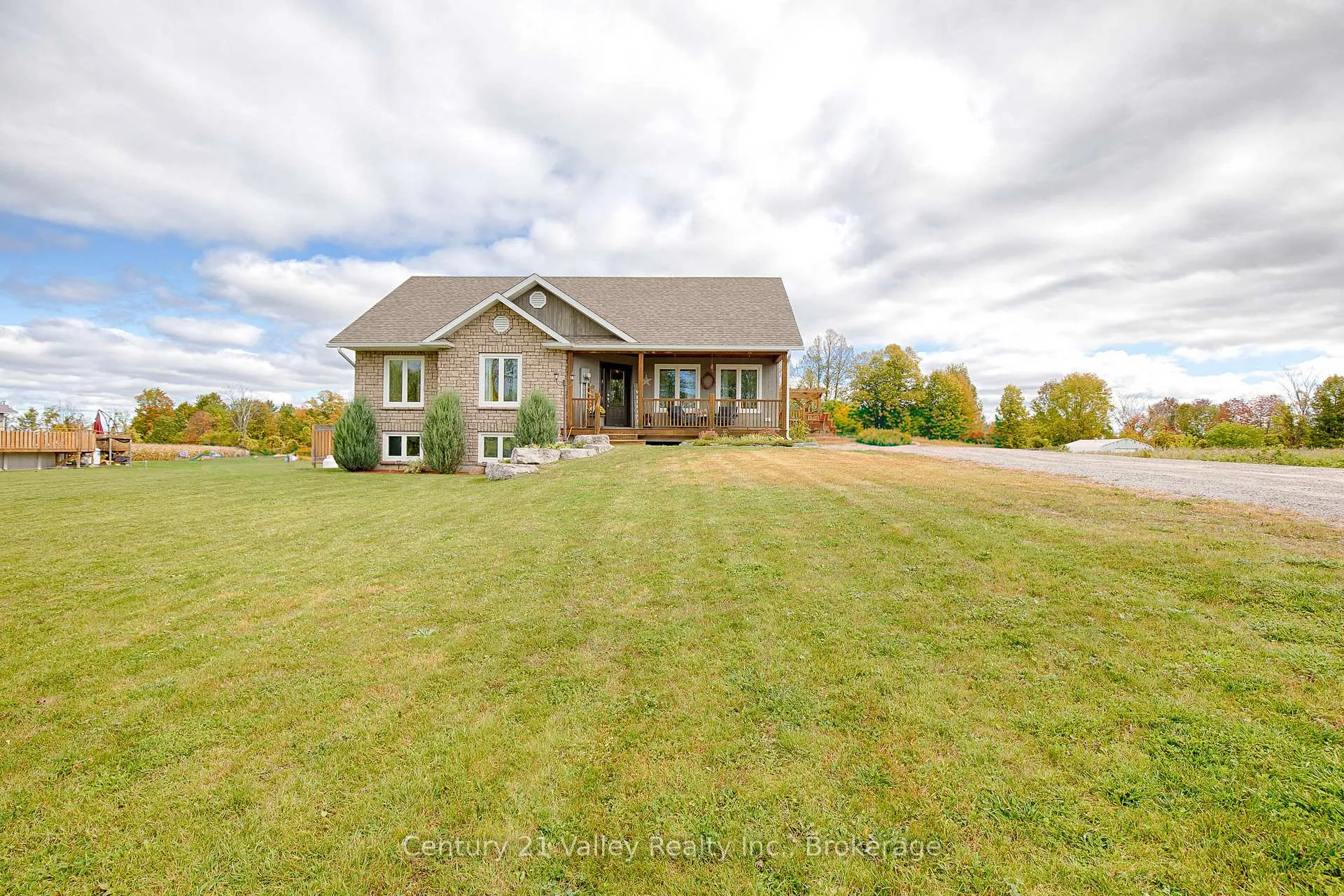 Photo 1 of 376 Letts Cemetery Road, North Algona Wilberforce, North Algona/Wilberforce Twp — HOMEH