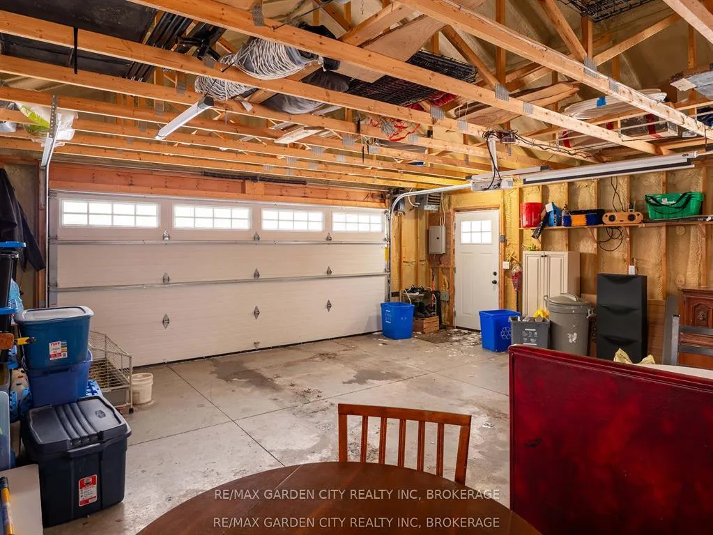 Photo 7 of 521 Netherby Road, Welland, Cooks Mills — HOMEH