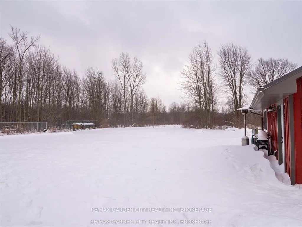 Photo 10 of 521 Netherby Road, Welland, Cooks Mills — HOMEH