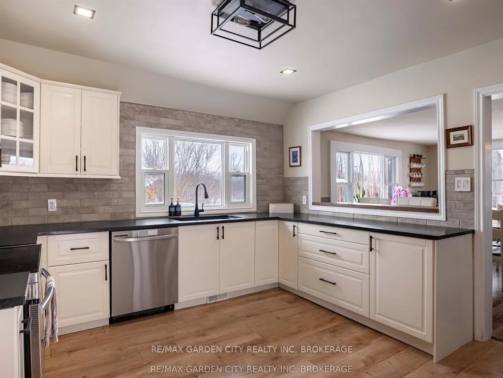 Photo 13 of 521 Netherby Road, Welland, Cooks Mills — HOMEH