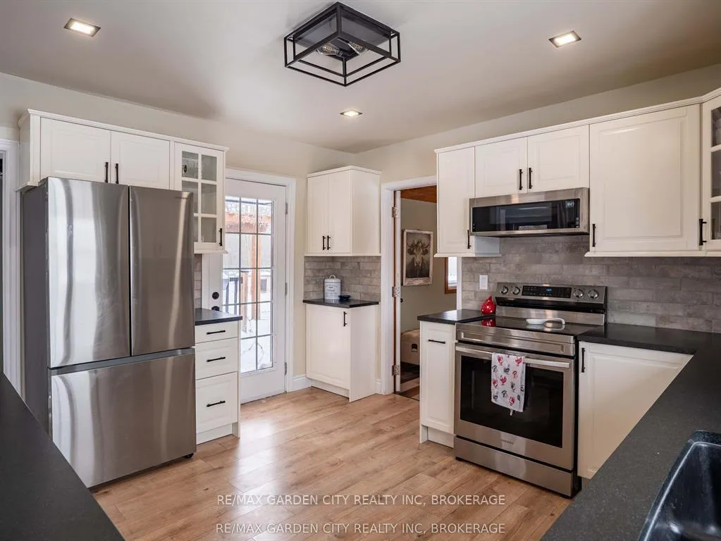 Photo 14 of 521 Netherby Road, Welland, Cooks Mills — HOMEH