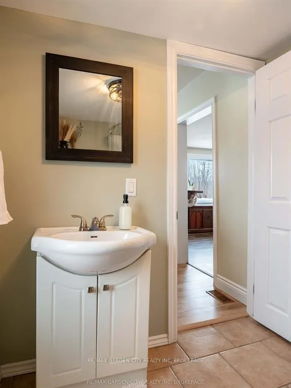 Photo 15 of 521 Netherby Road, Welland, Cooks Mills — HOMEH