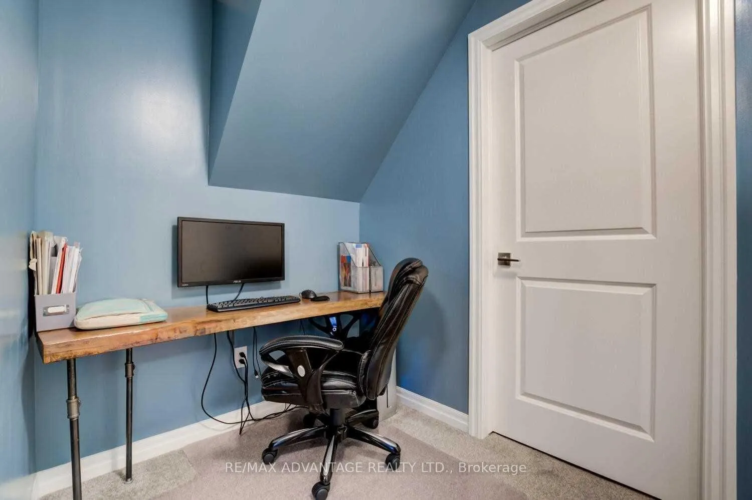 Photo 10 of 258 Peach Tree Boulevard, St. Thomas — HOMEH