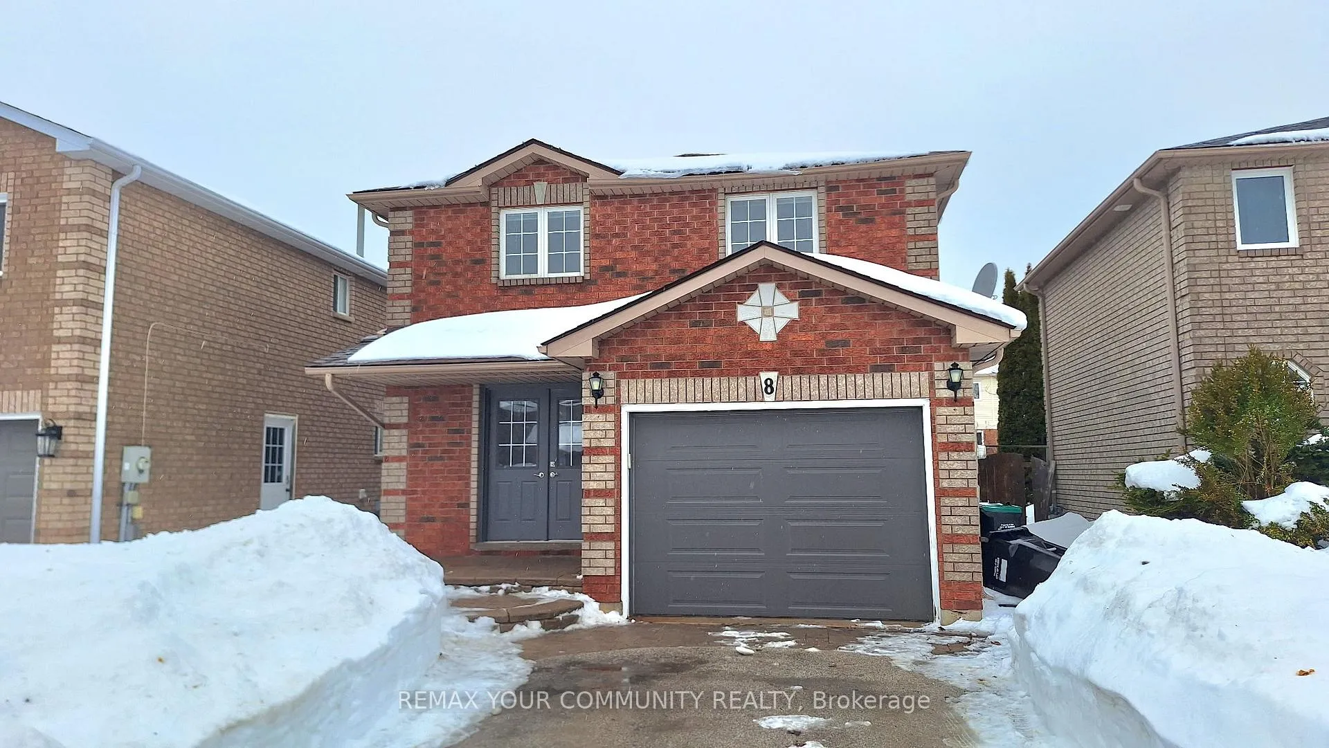 Photo 2 of 8 Srigley Street, Barrie, Holly — HOMEH