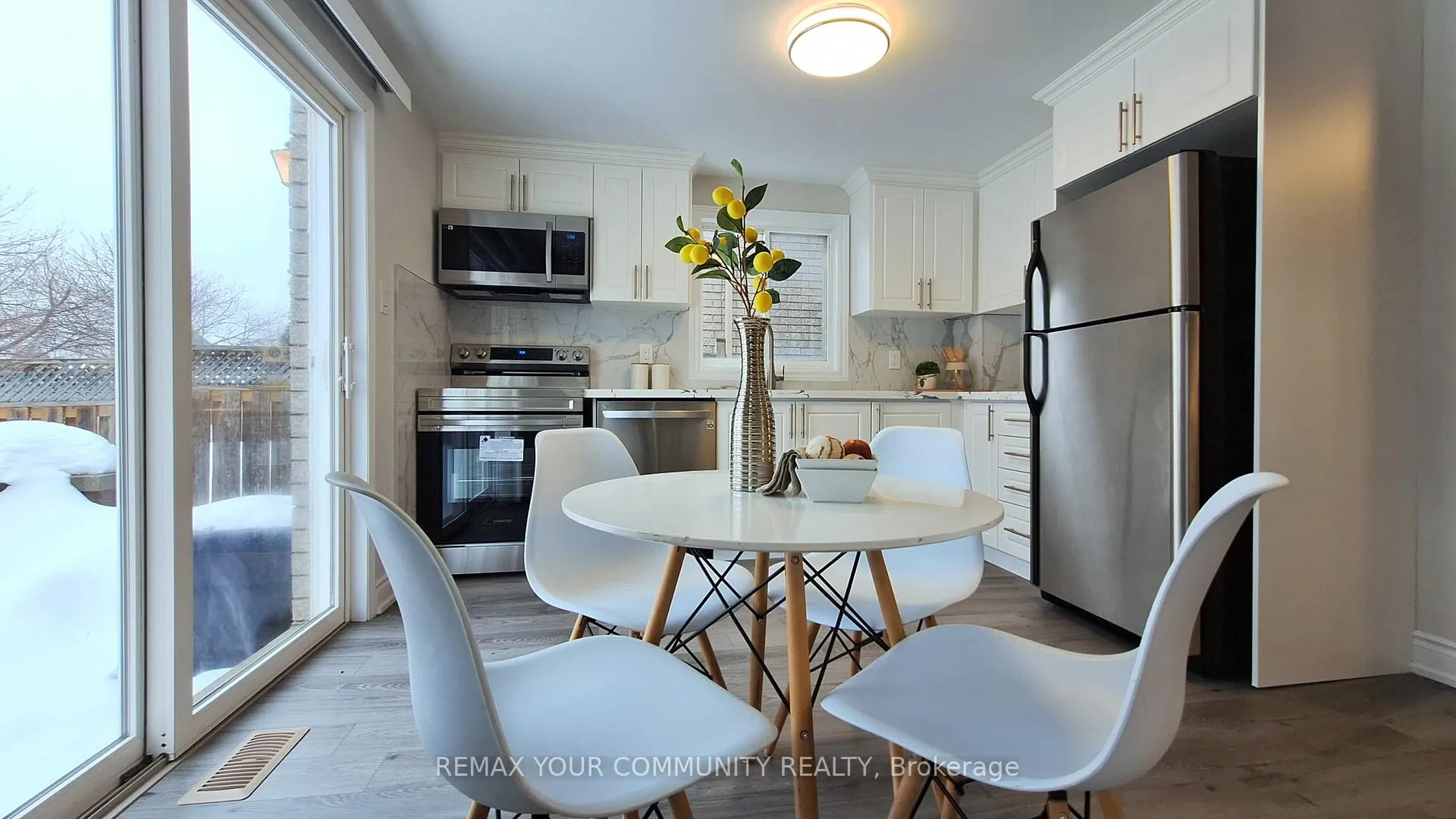 Photo 3 of 8 Srigley Street, Barrie, Holly — HOMEH