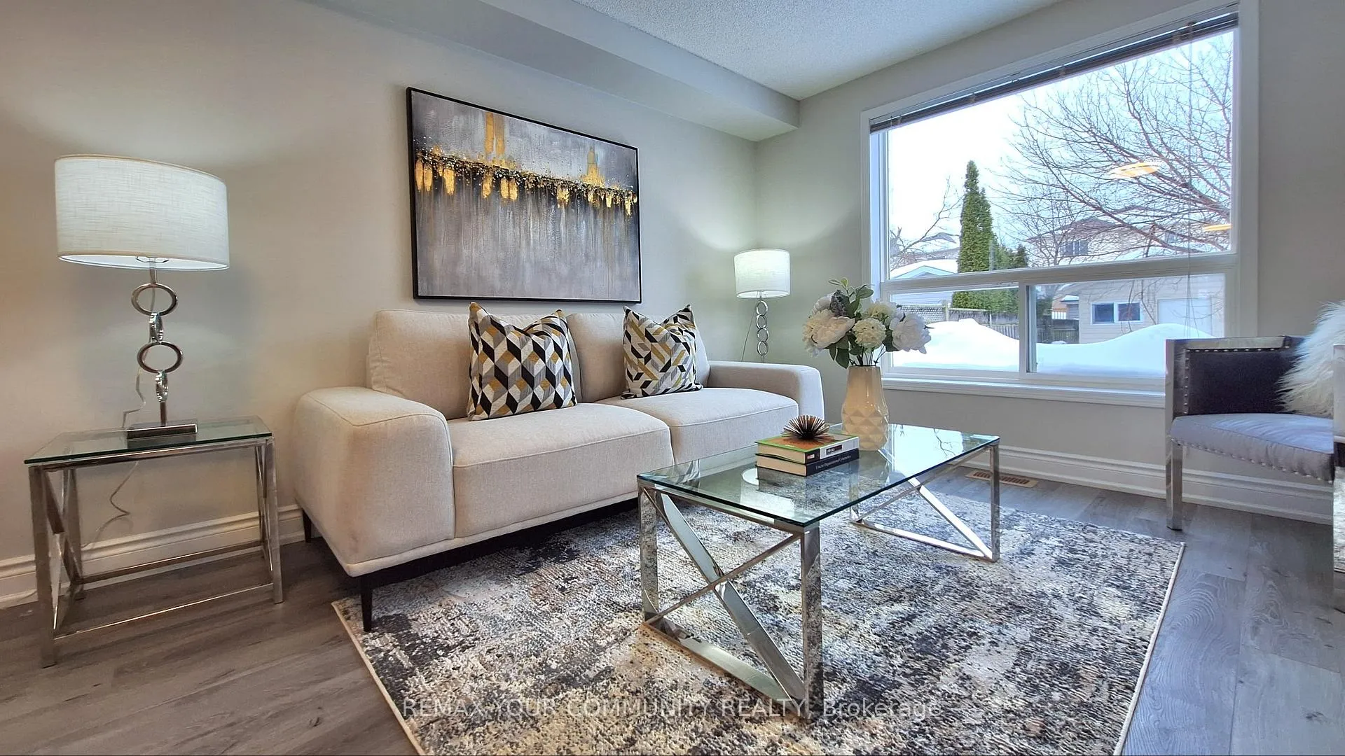 Photo 6 of 8 Srigley Street, Barrie, Holly — HOMEH
