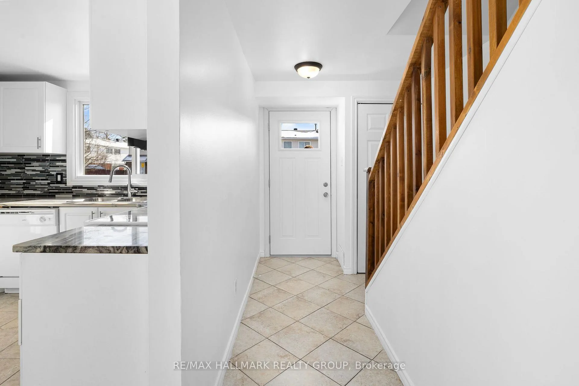 Photo 3 of Unit C, 1458 Heatherington Road, Ottawa, Heron Gate/Industrial Park — HOMEH
