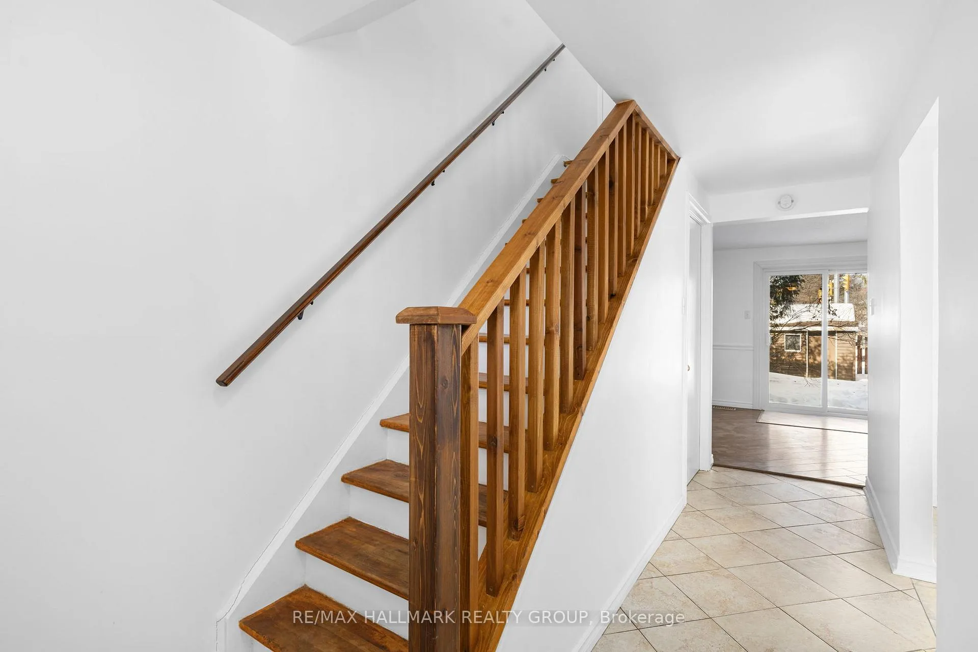 Photo 4 of Unit C, 1458 Heatherington Road, Ottawa, Heron Gate/Industrial Park — HOMEH
