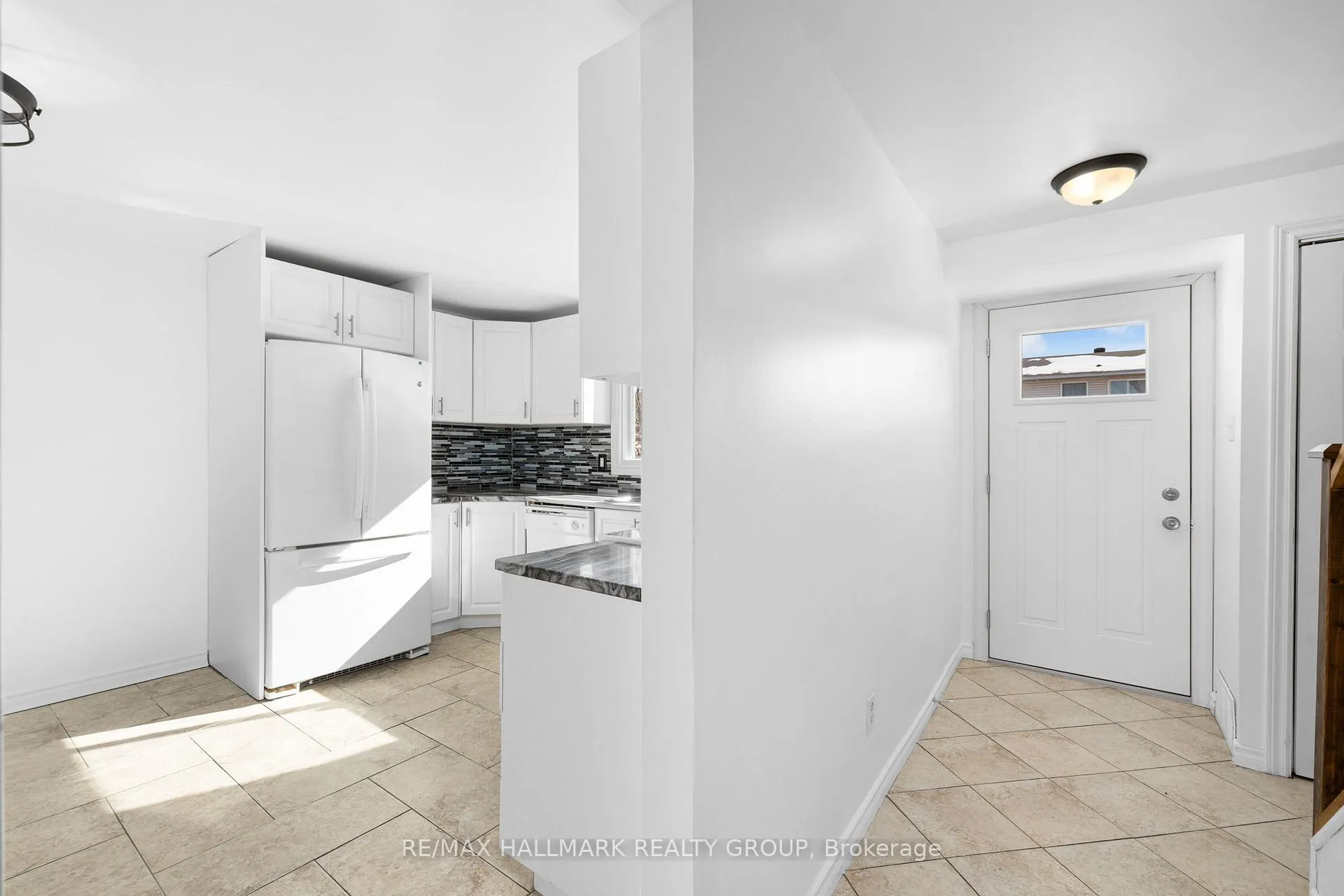 Photo 5 of Unit C, 1458 Heatherington Road, Ottawa, Heron Gate/Industrial Park — HOMEH