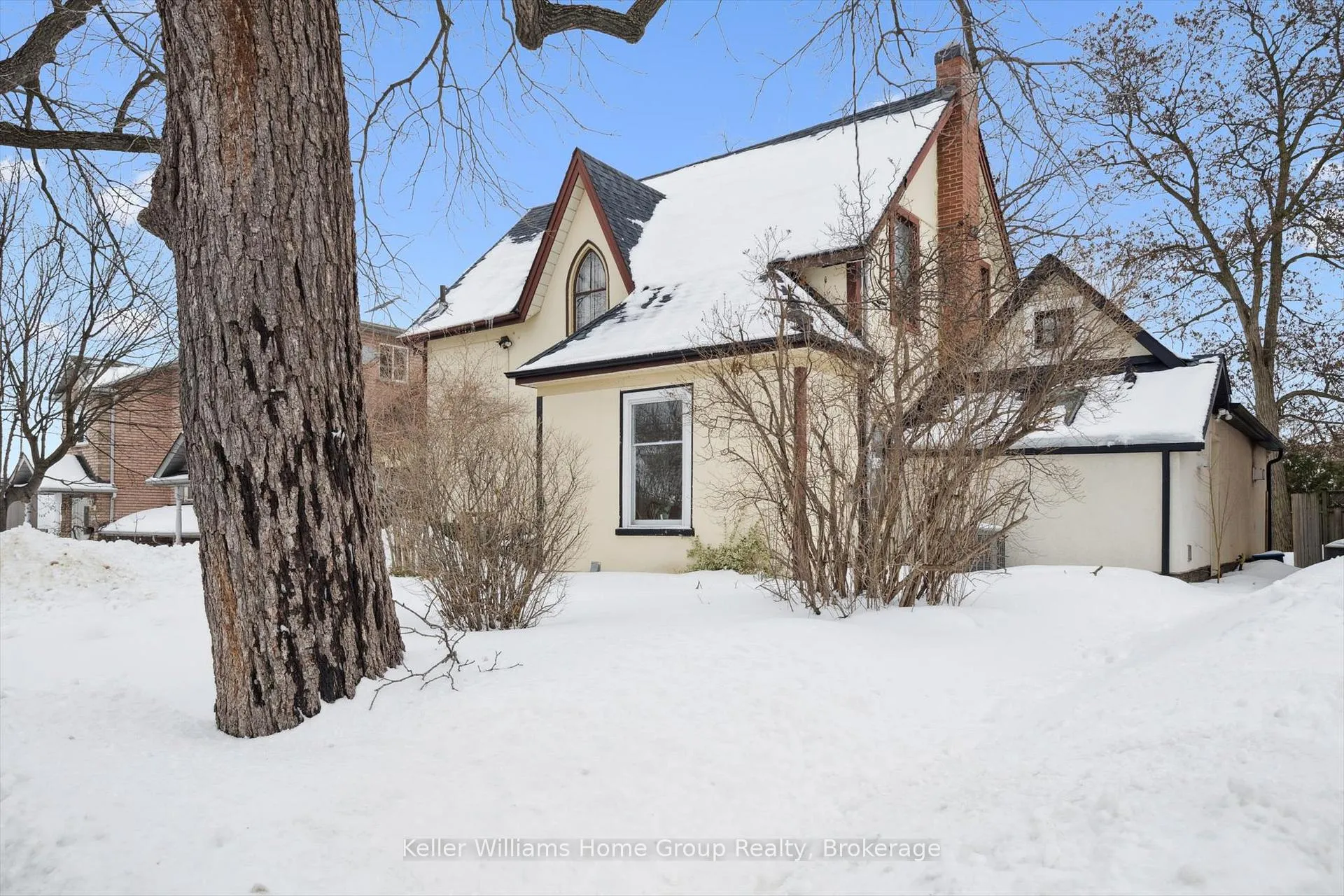 Photo 2 of 17 Archibald Street, Brampton, Brampton West — HOMEH