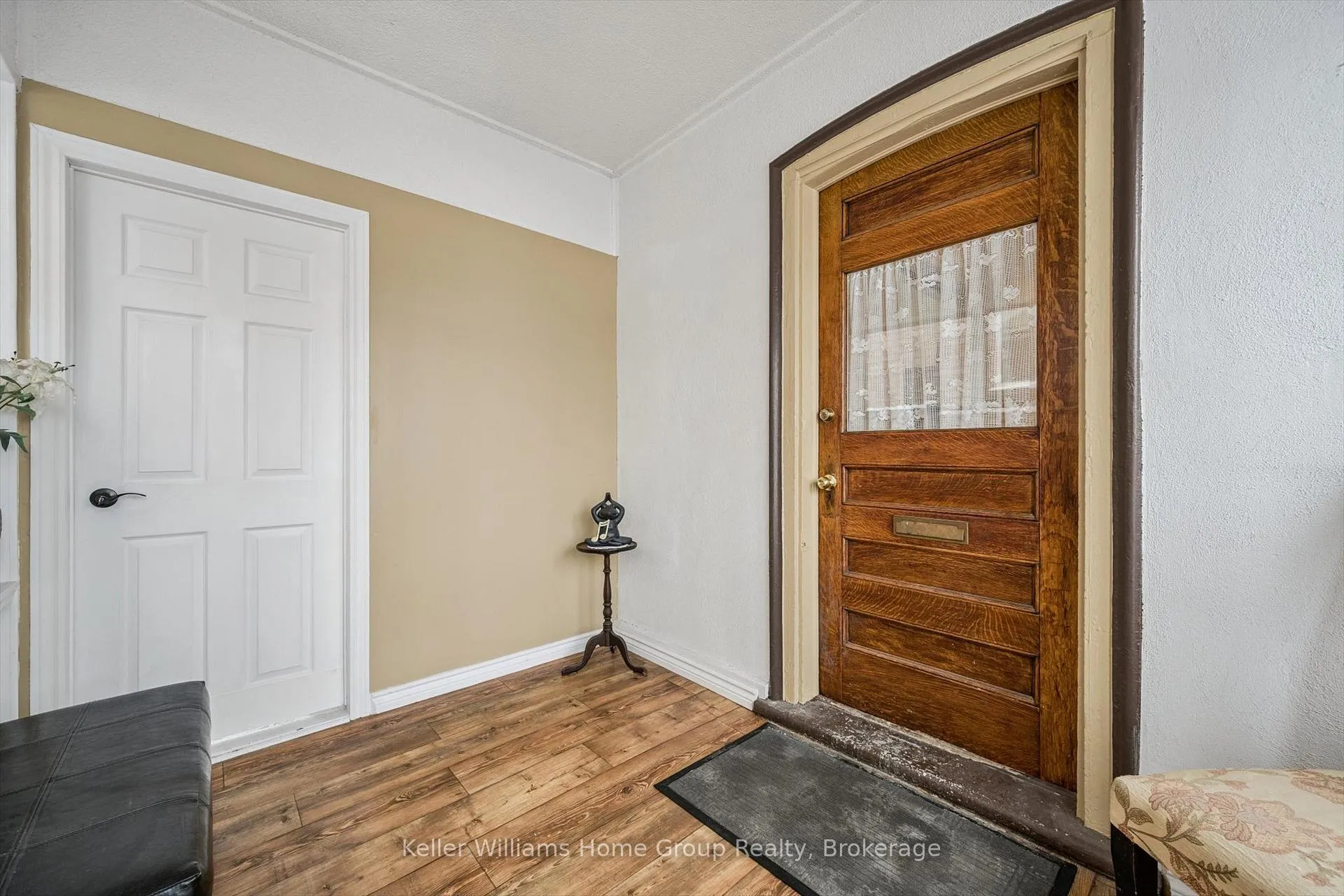 Photo 4 of 17 Archibald Street, Brampton, Brampton West — HOMEH