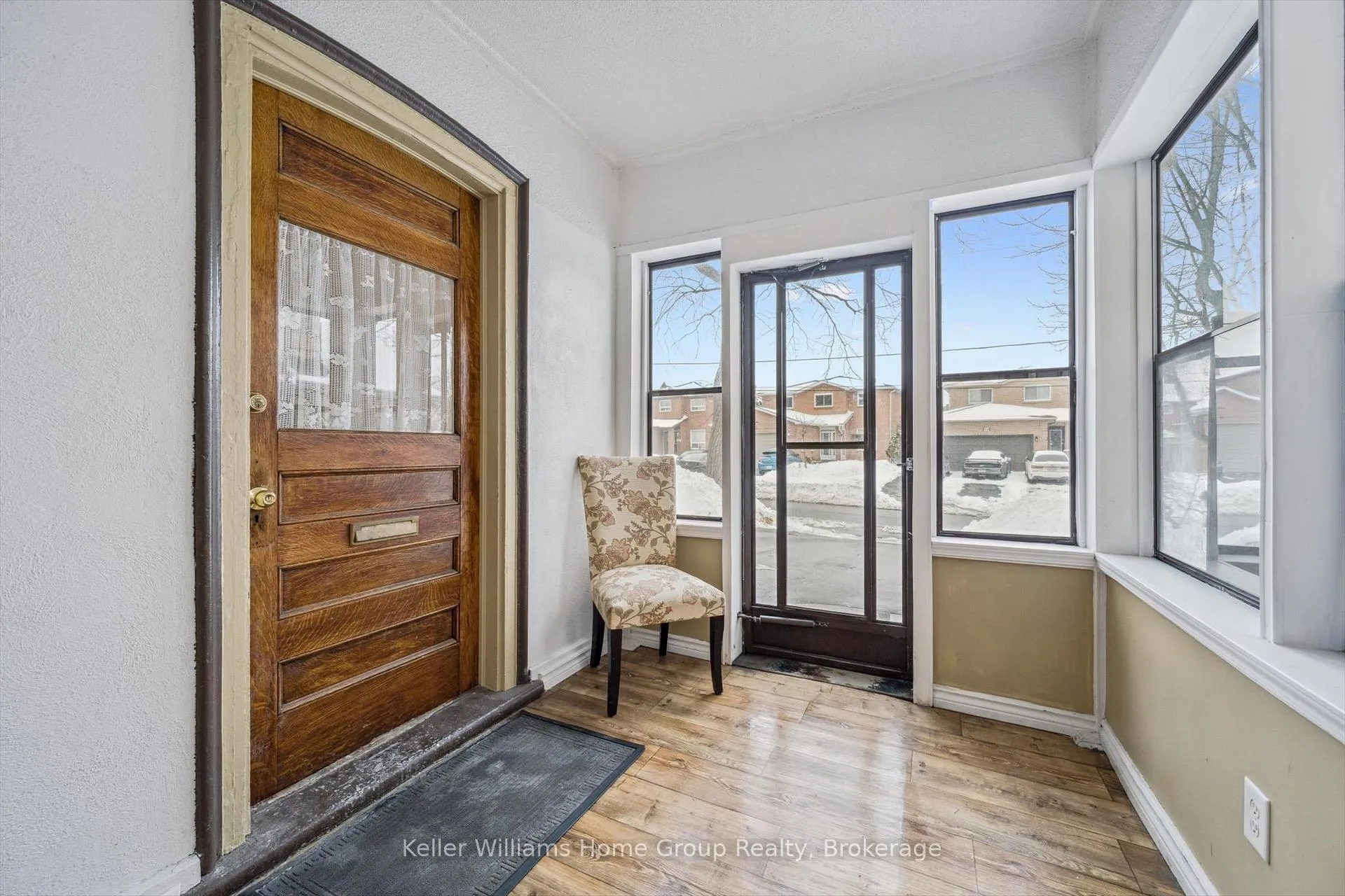 Photo 5 of 17 Archibald Street, Brampton, Brampton West — HOMEH