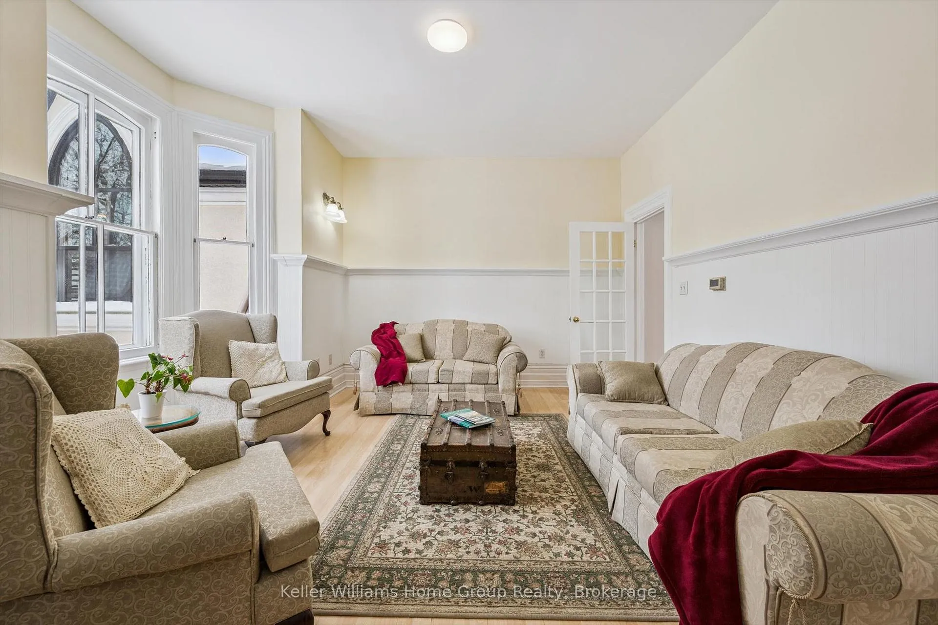 Photo 10 of 17 Archibald Street, Brampton, Brampton West — HOMEH