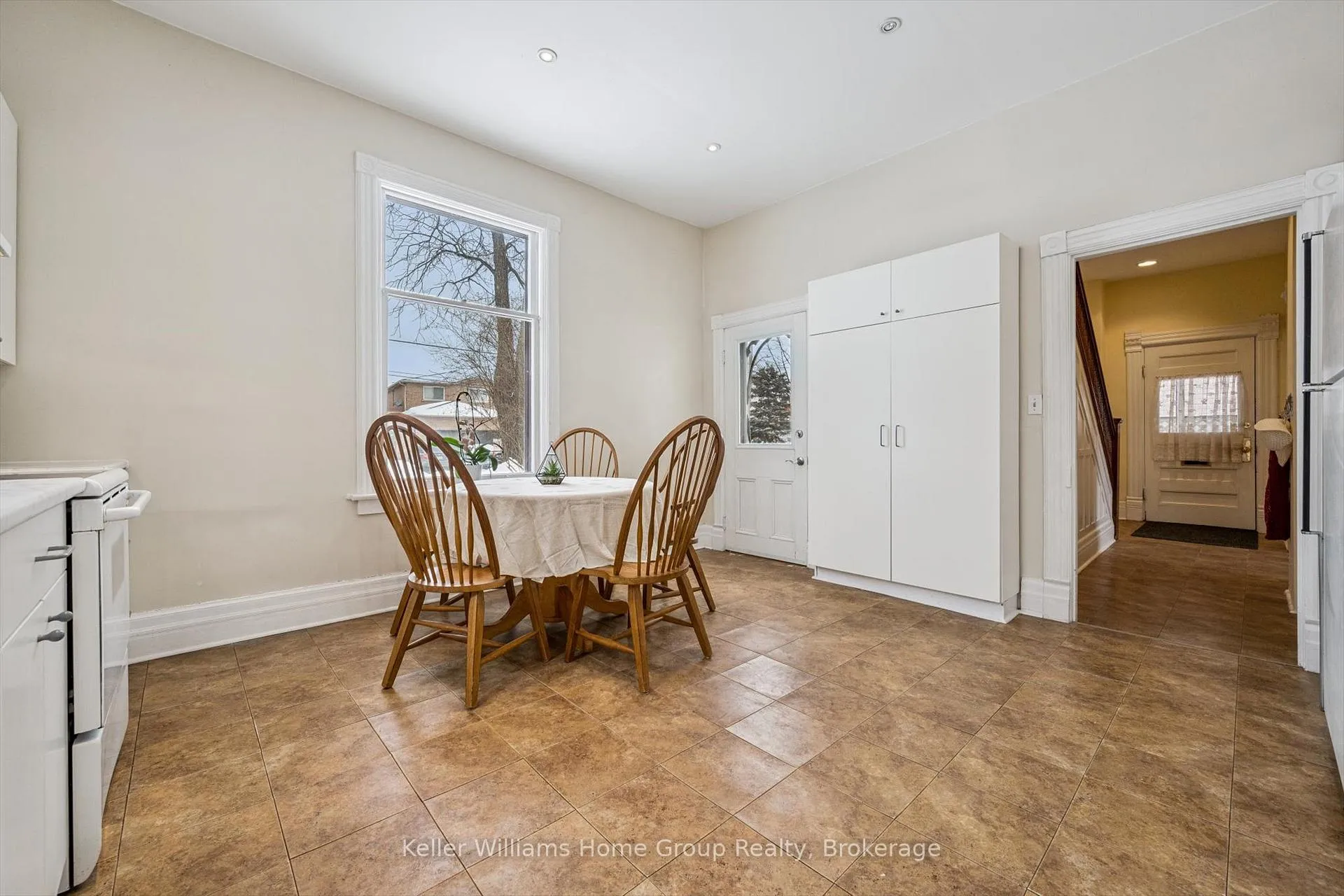 Photo 14 of 17 Archibald Street, Brampton, Brampton West — HOMEH
