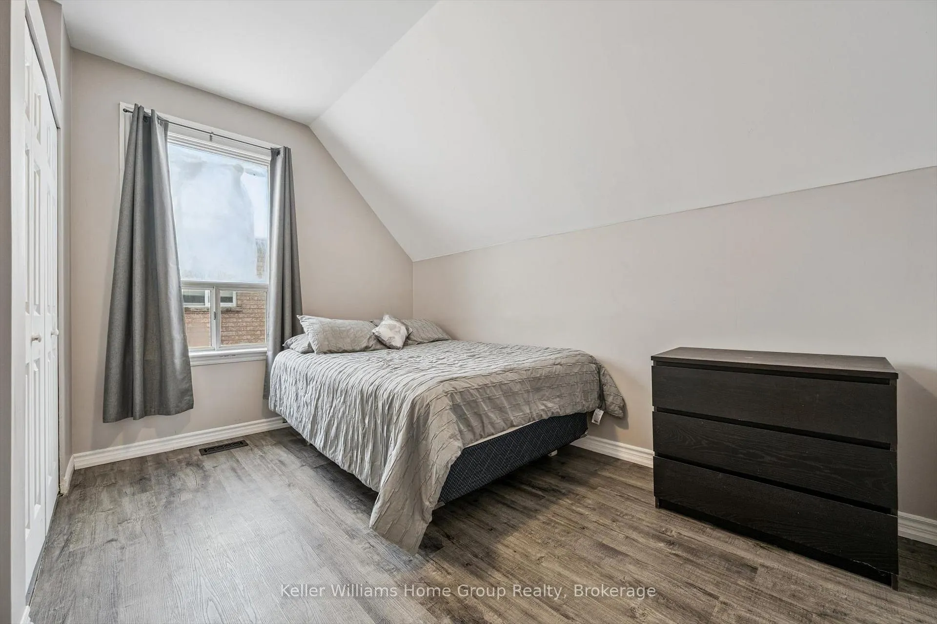 Photo 23 of 17 Archibald Street, Brampton, Brampton West — HOMEH