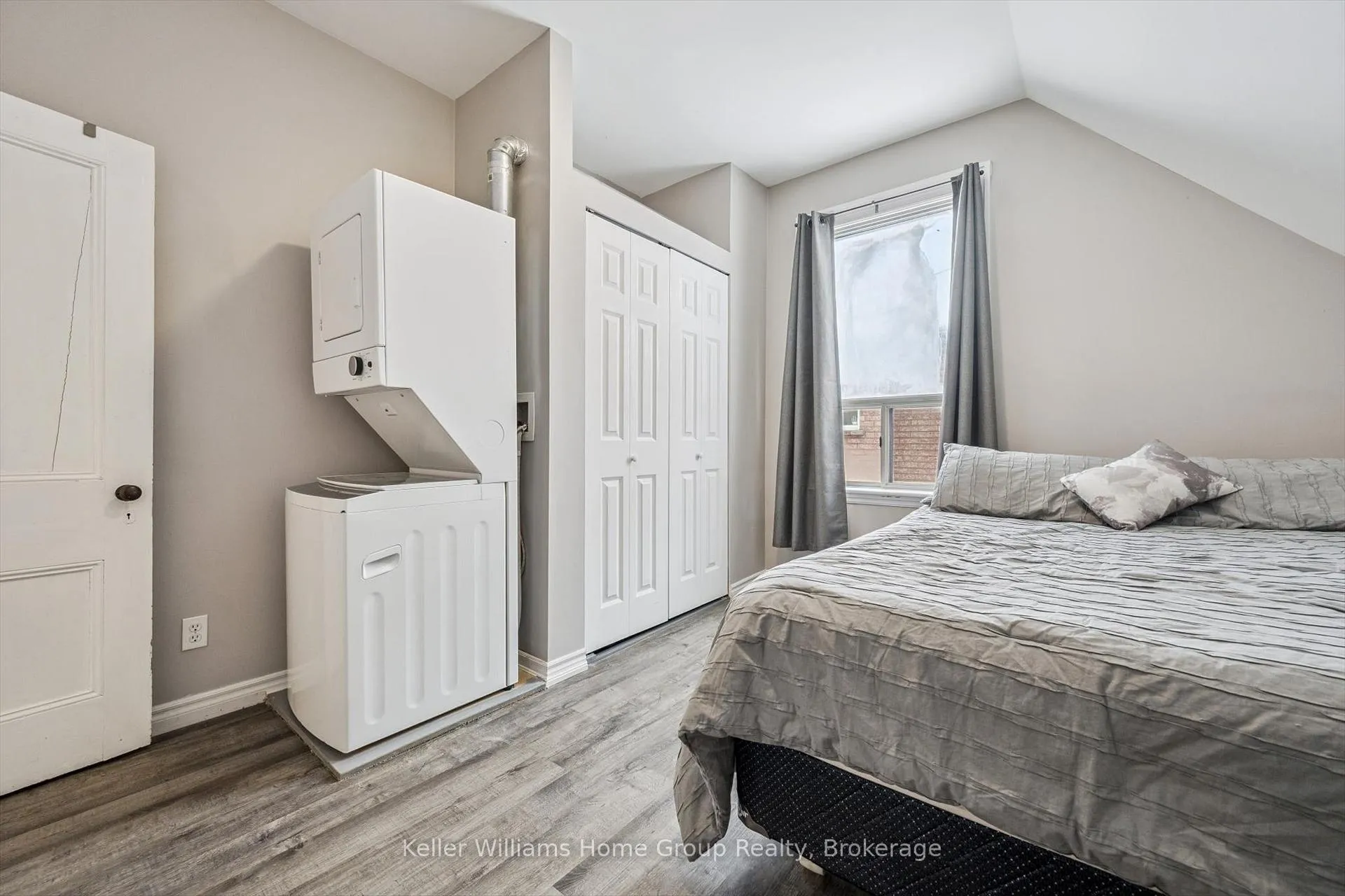 Photo 24 of 17 Archibald Street, Brampton, Brampton West — HOMEH