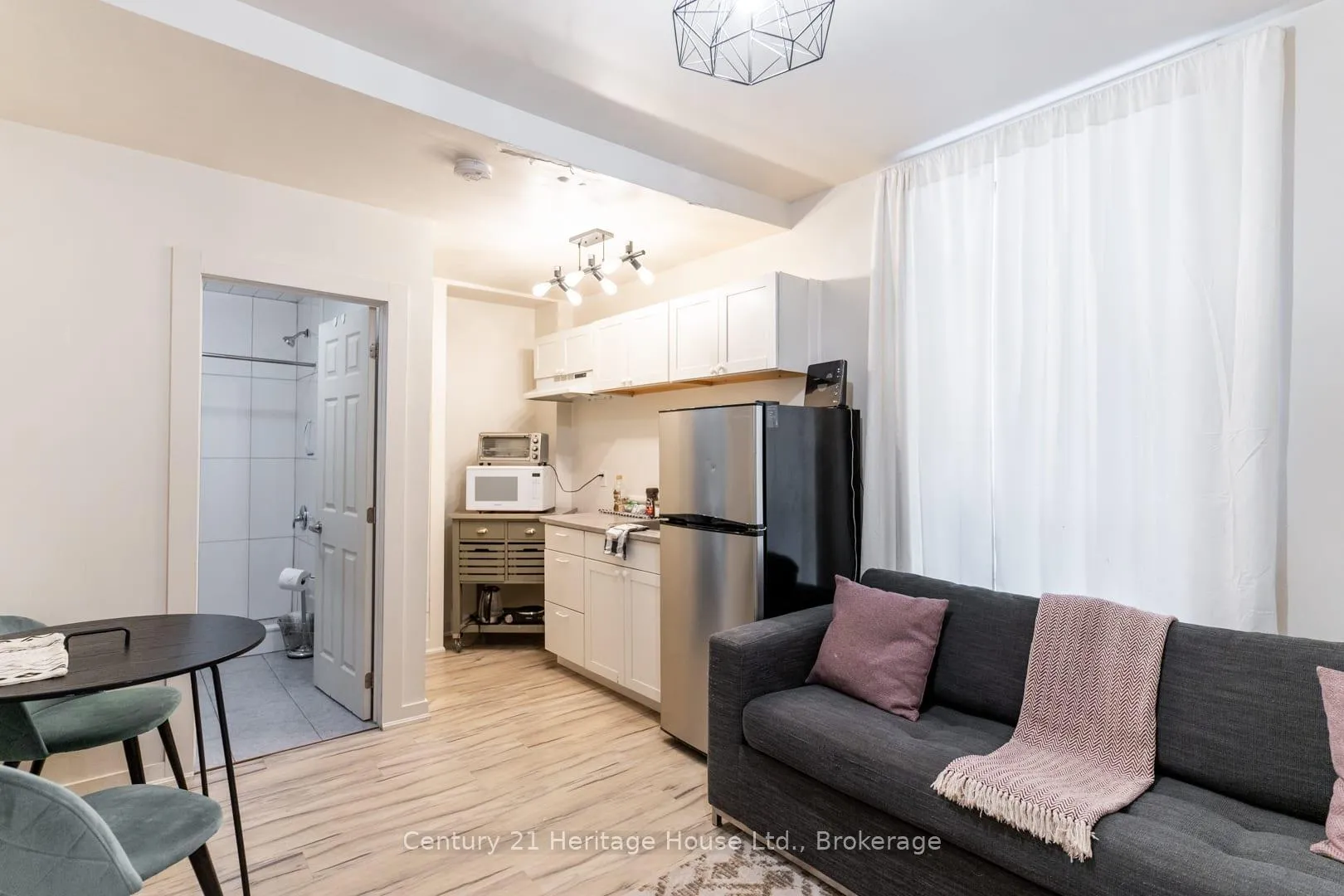 Photo 4 of Unit 2, 212 Wilson Street, Hamilton, Landsdale — HOMEH