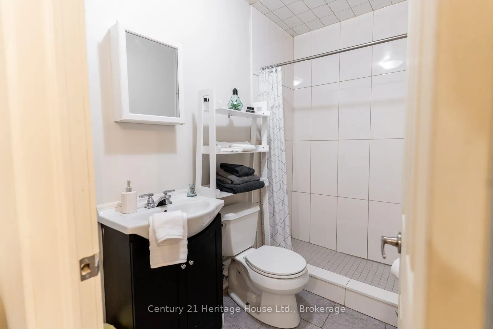 Photo 6 of Unit 2, 212 Wilson Street, Hamilton, Landsdale — HOMEH
