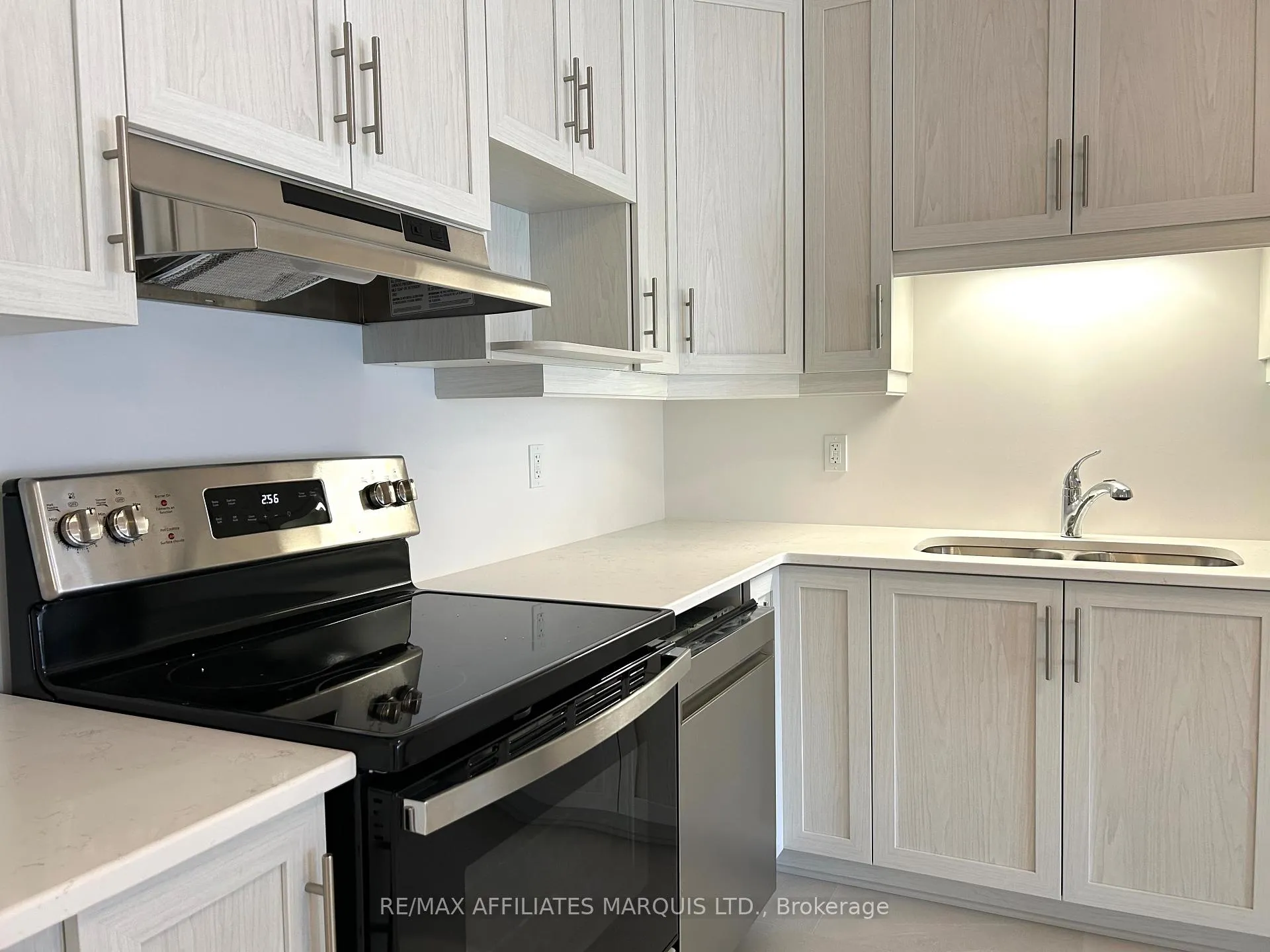 Photo 6 of Unit 204, 229 Water Street E, Cornwall — HOMEH