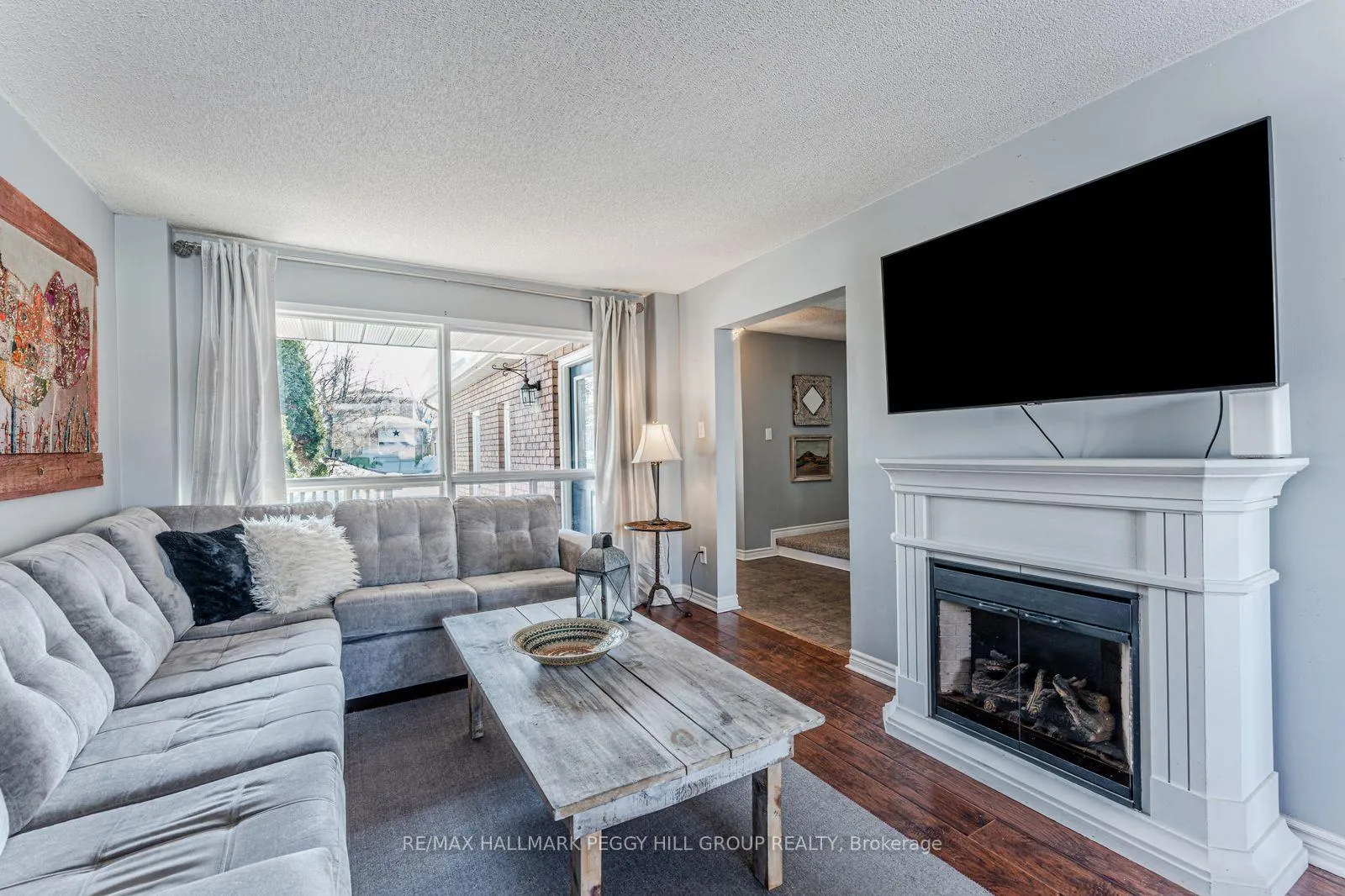 Photo 2 of 71 Radenhurst Crescent, Barrie, Grove East — HOMEH