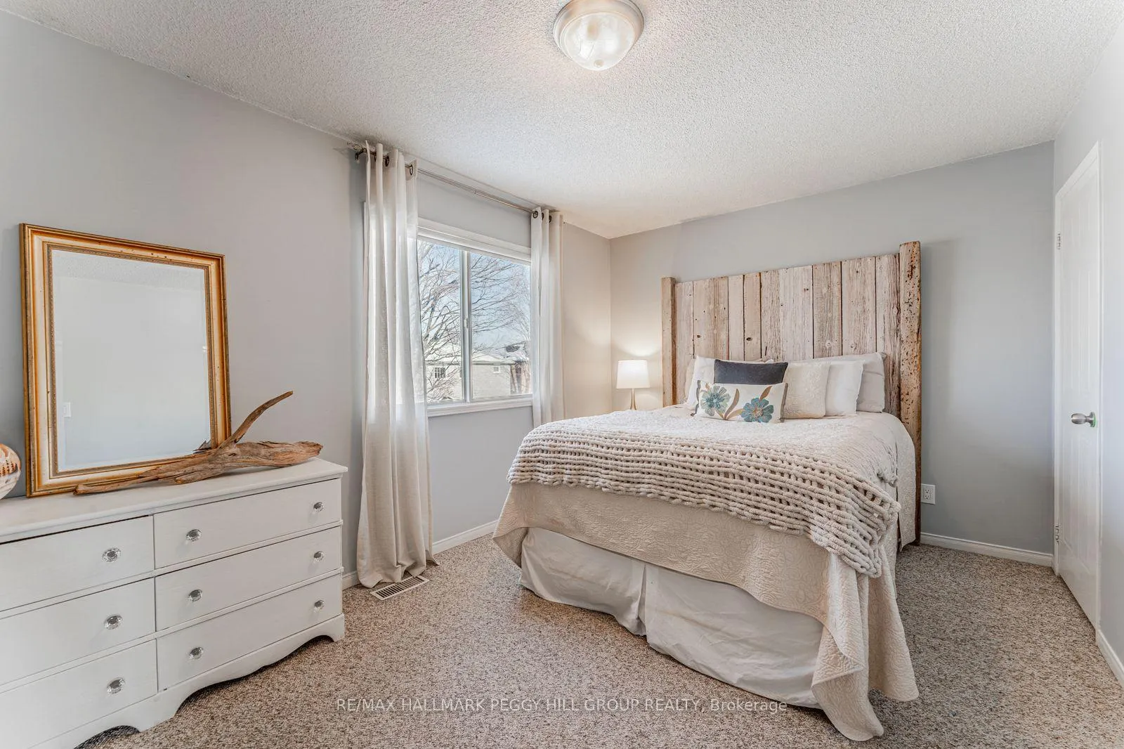 Photo 6 of 71 Radenhurst Crescent, Barrie, Grove East — HOMEH