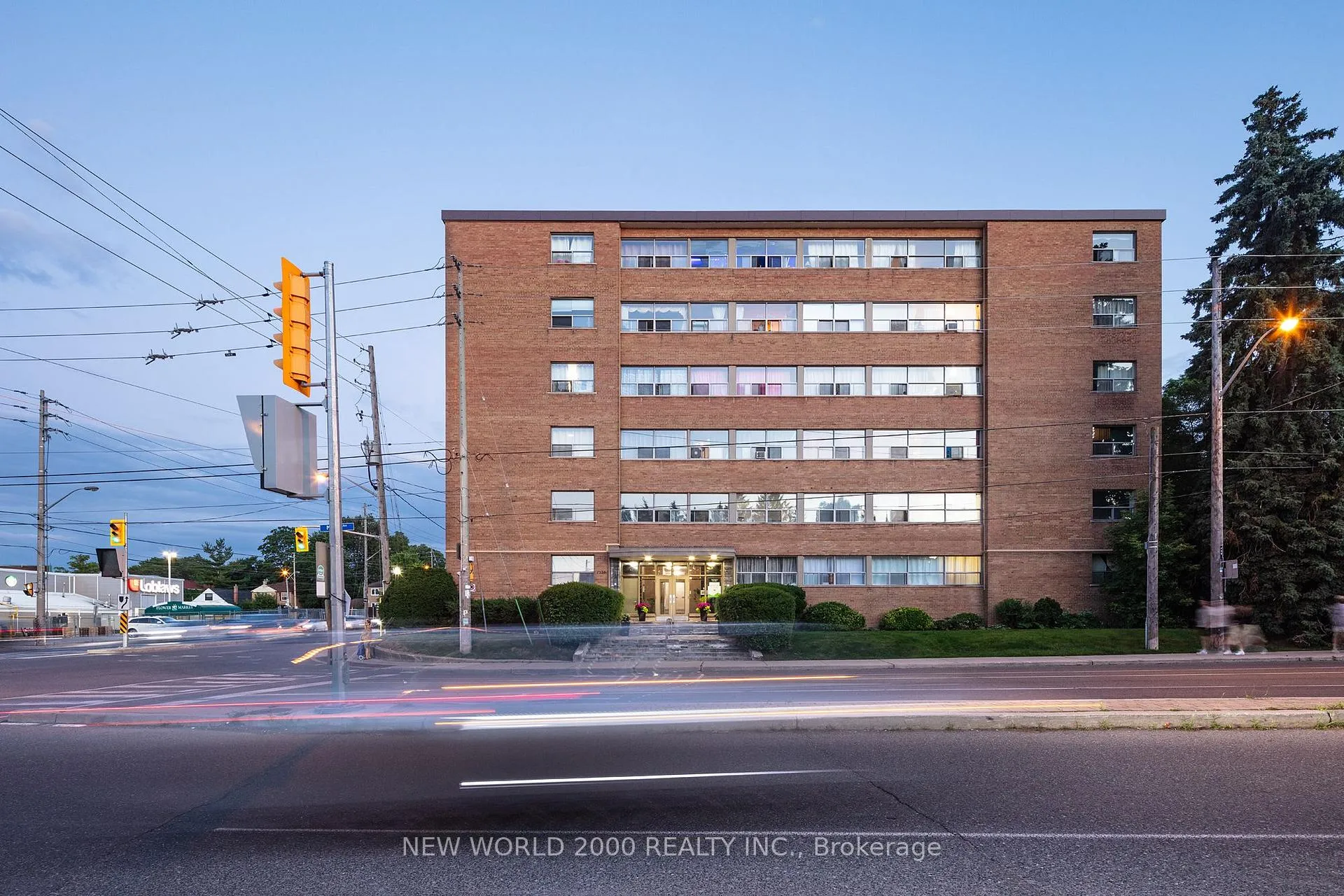 Photo 11 of Unit 208, 1220 Bayview Avenue, Toronto, Leaside — HOMEH