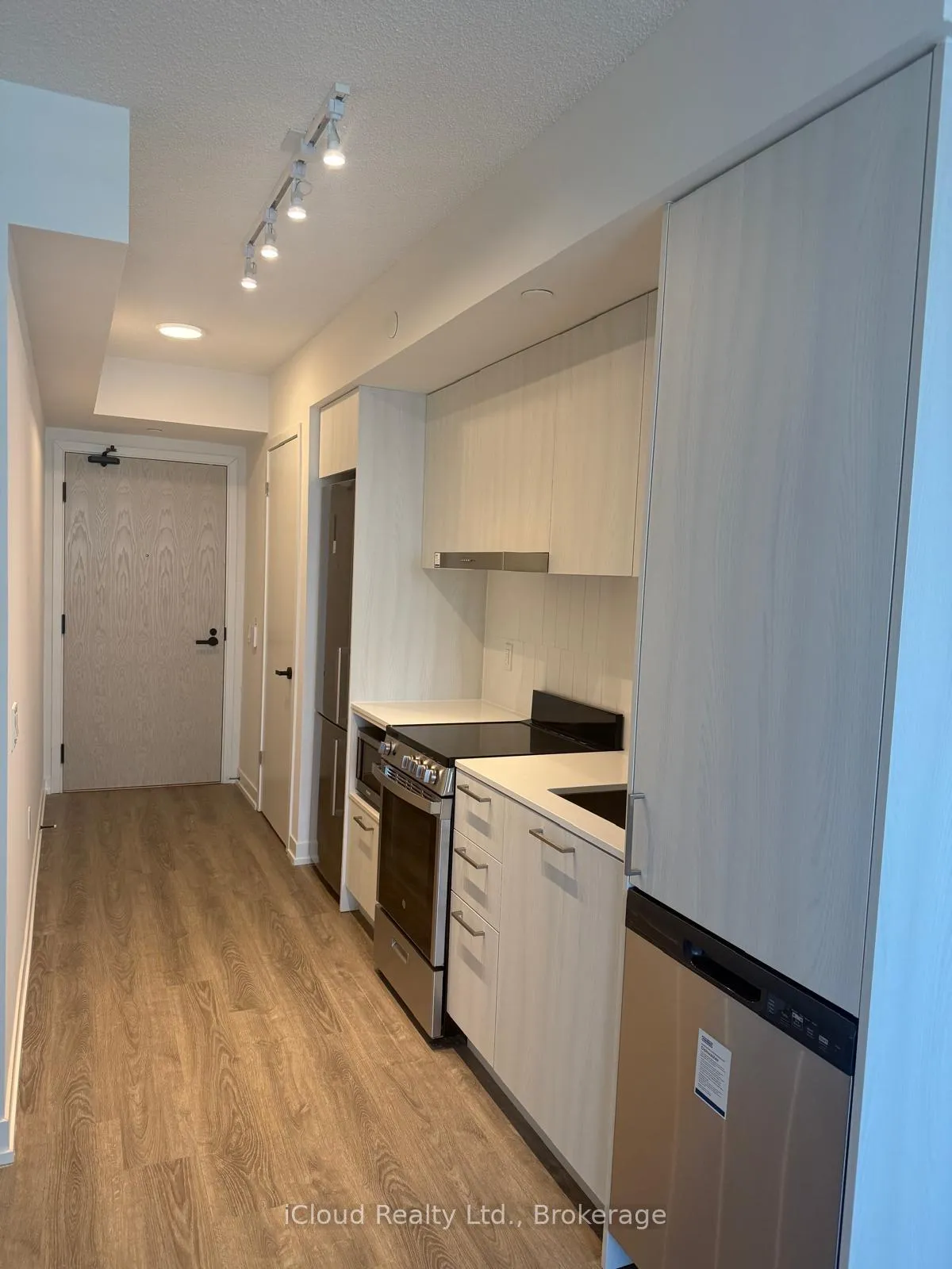 Photo 12 of Unit 1602, 195 Commerce Street, Vaughan, Vaughan Corporate Centre — HOMEH
