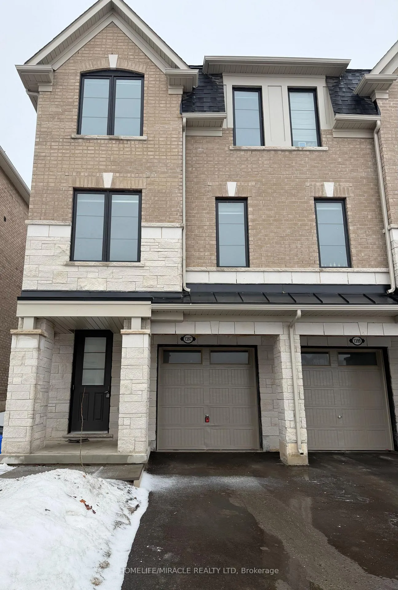 Photo 2 of 1397 National Common, Burlington, Tyandaga — HOMEH