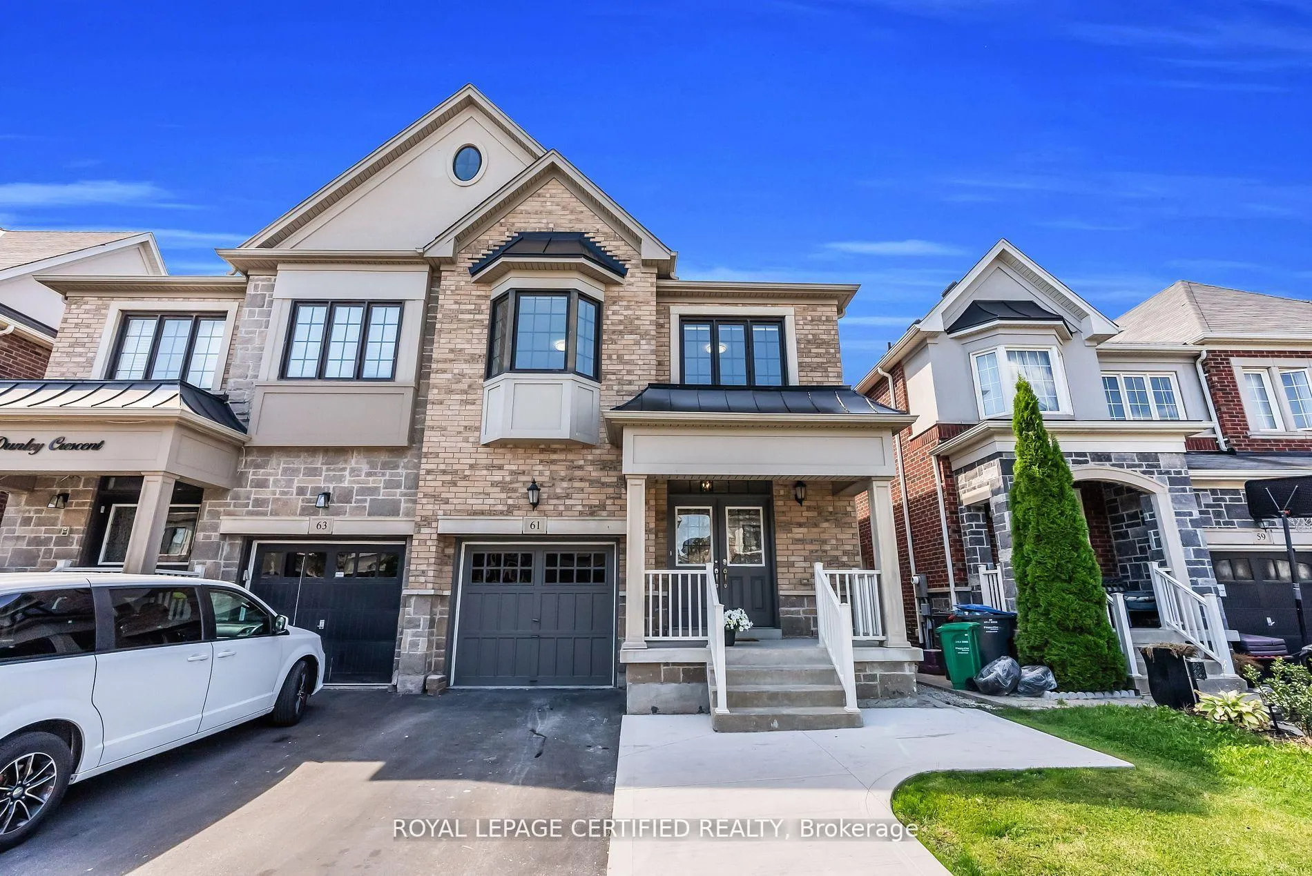 Photo 2 of 61 Dunley Crescent, Brampton, Credit Valley — HOMEH