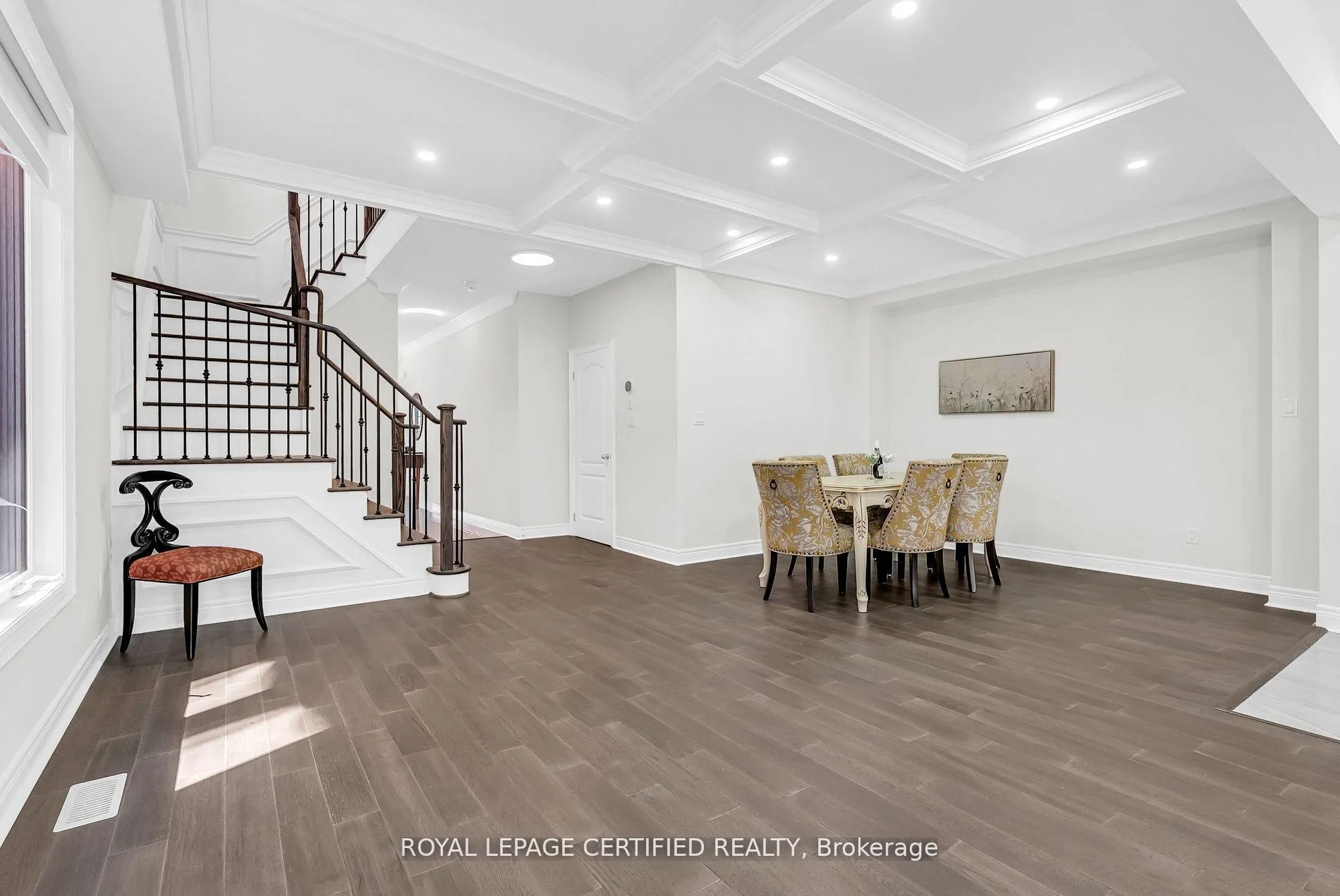 Photo 9 of 61 Dunley Crescent, Brampton, Credit Valley — HOMEH
