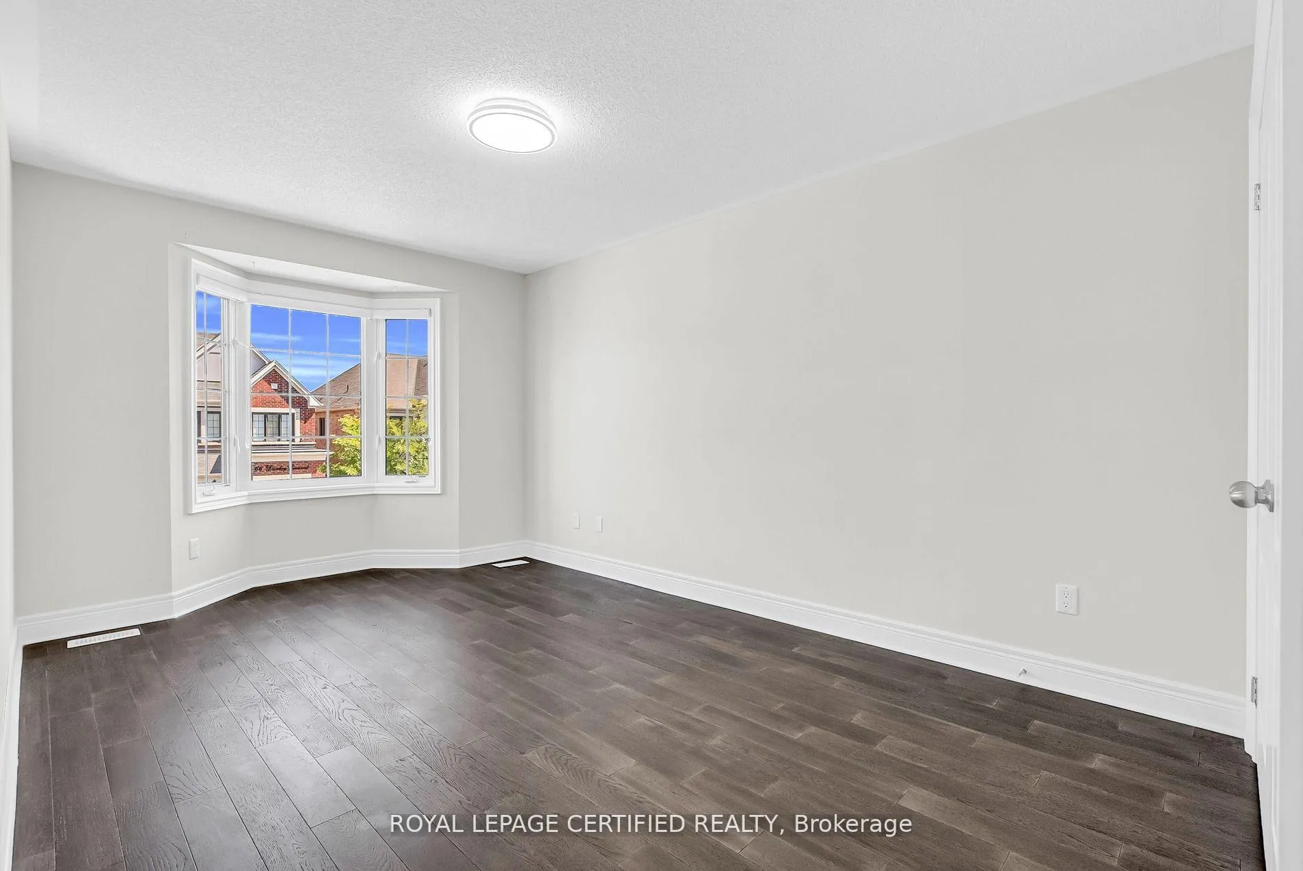 Photo 16 of 61 Dunley Crescent, Brampton, Credit Valley — HOMEH