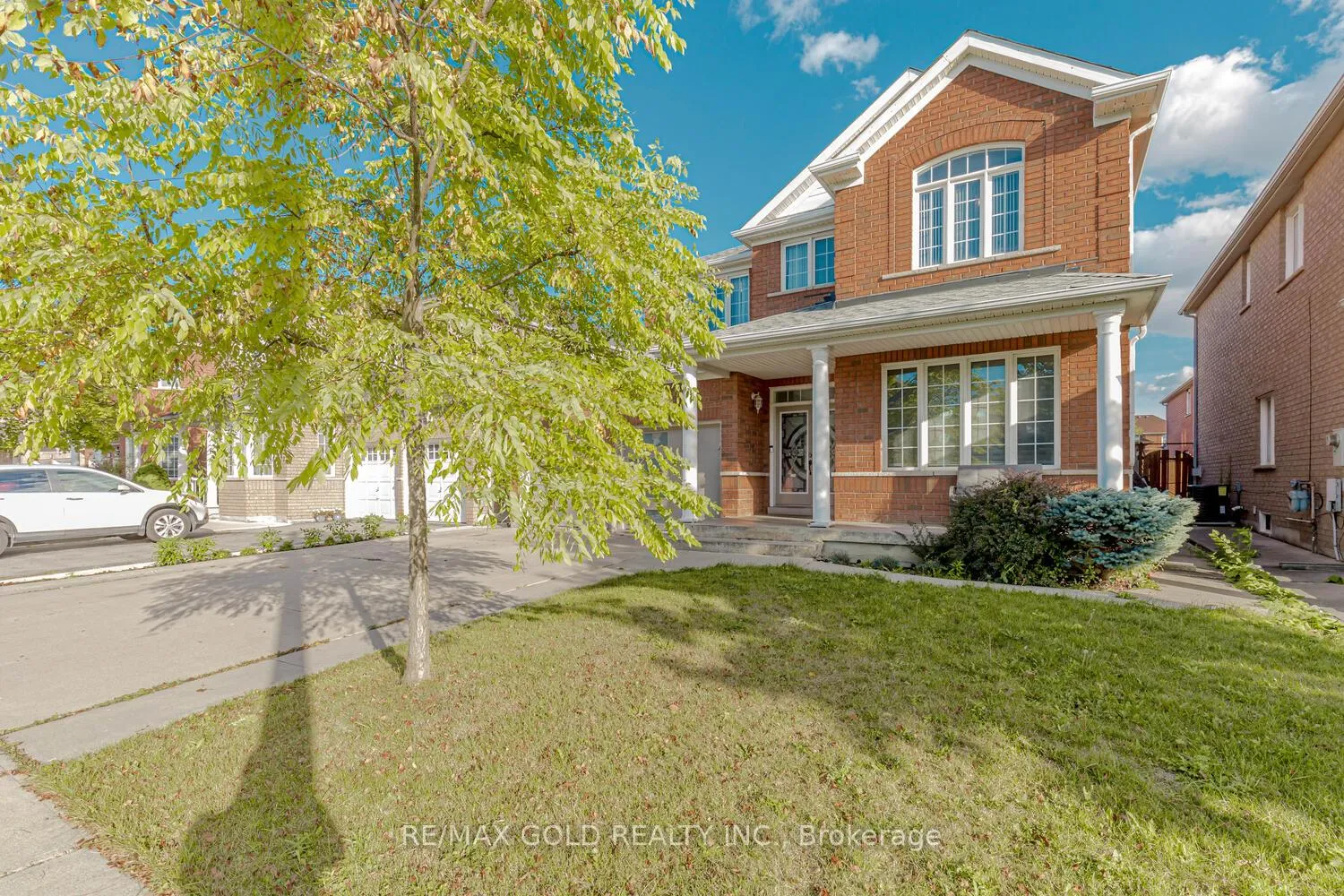 Photo 3 of 33 Hopecrest Place, Brampton, Sandringham-Wellington — HOMEH
