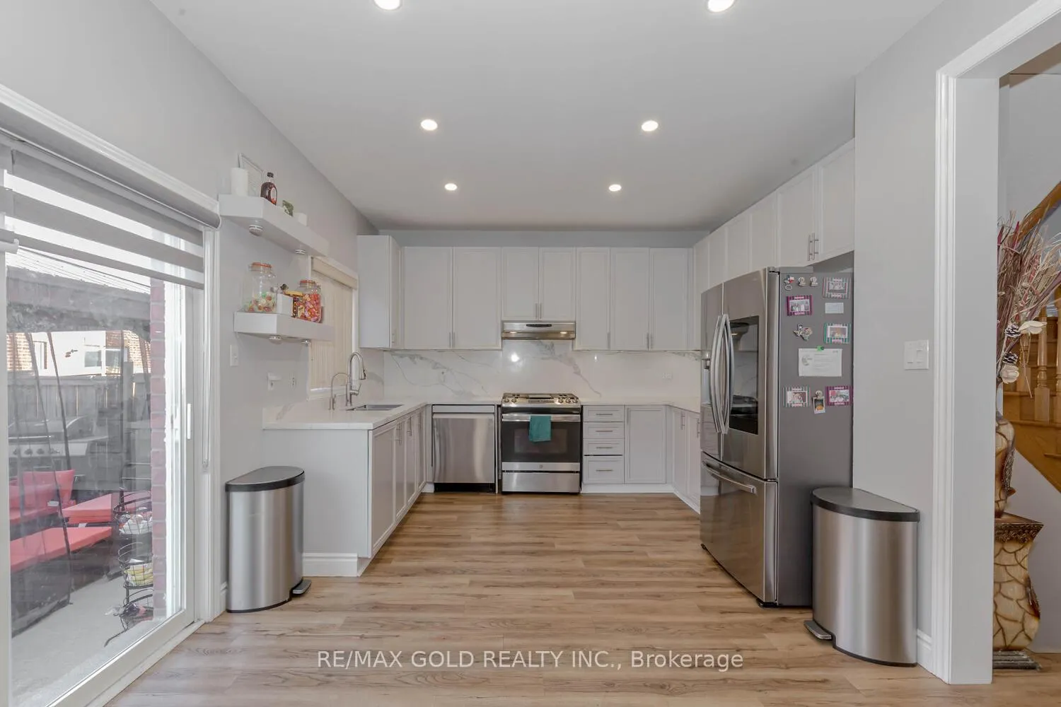 Photo 12 of 33 Hopecrest Place, Brampton, Sandringham-Wellington — HOMEH