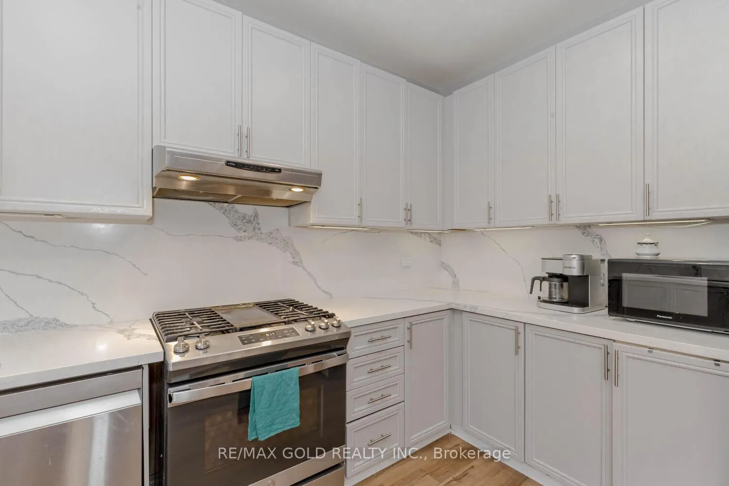 Photo 14 of 33 Hopecrest Place, Brampton, Sandringham-Wellington — HOMEH