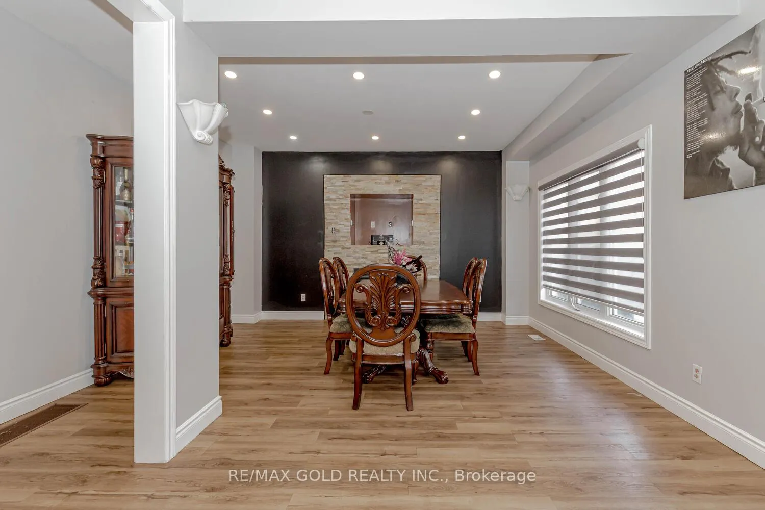 Photo 17 of 33 Hopecrest Place, Brampton, Sandringham-Wellington — HOMEH