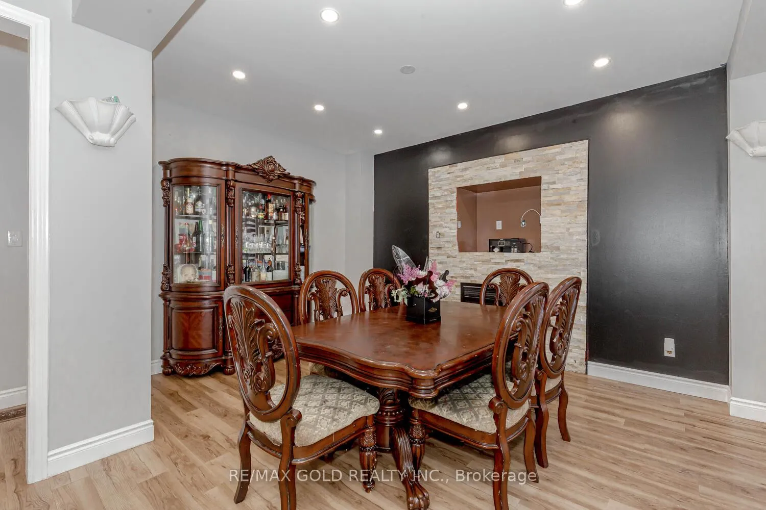 Photo 18 of 33 Hopecrest Place, Brampton, Sandringham-Wellington — HOMEH