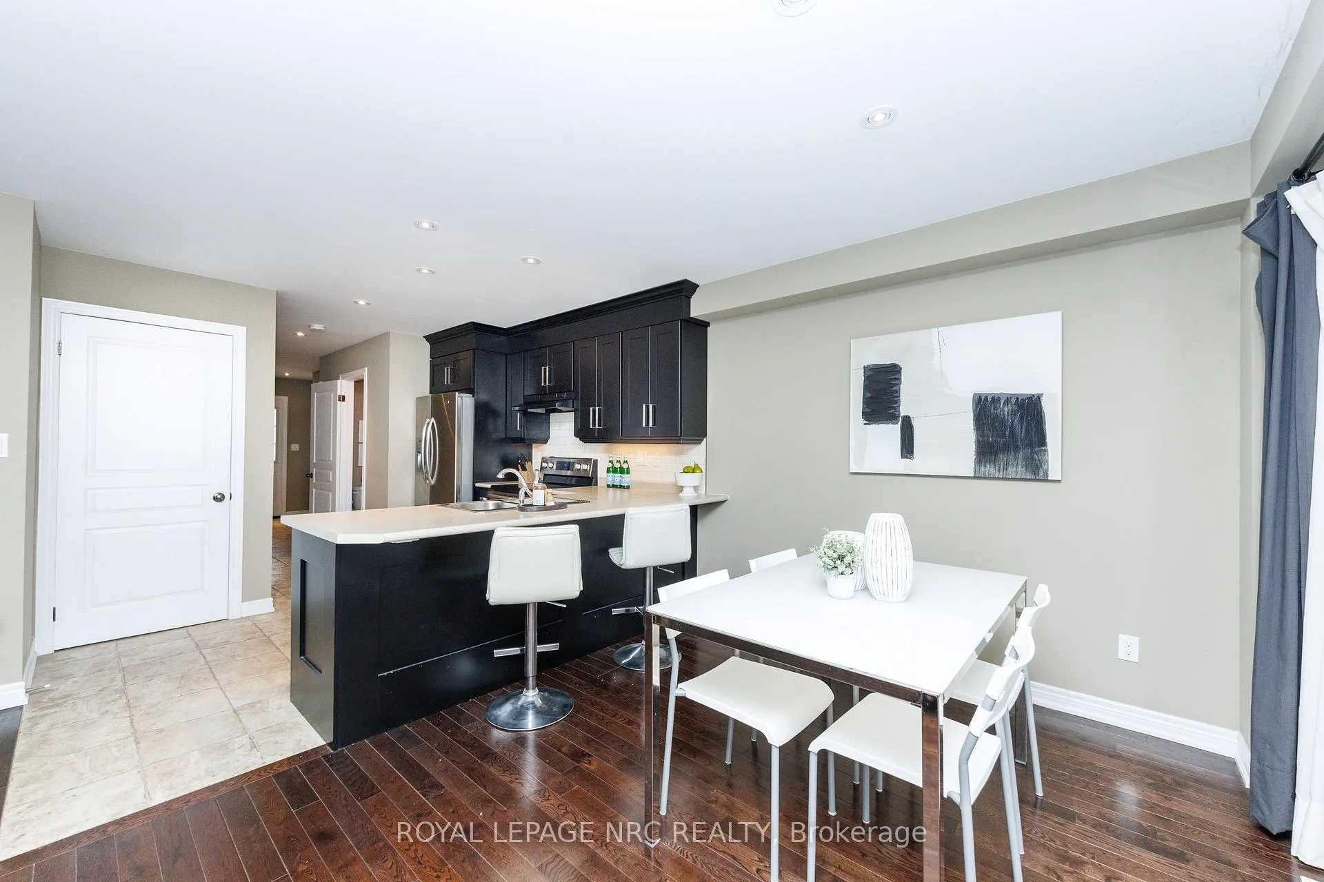 Photo 8 of 61 Haig Street, St. Catharines, Haig — HOMEH