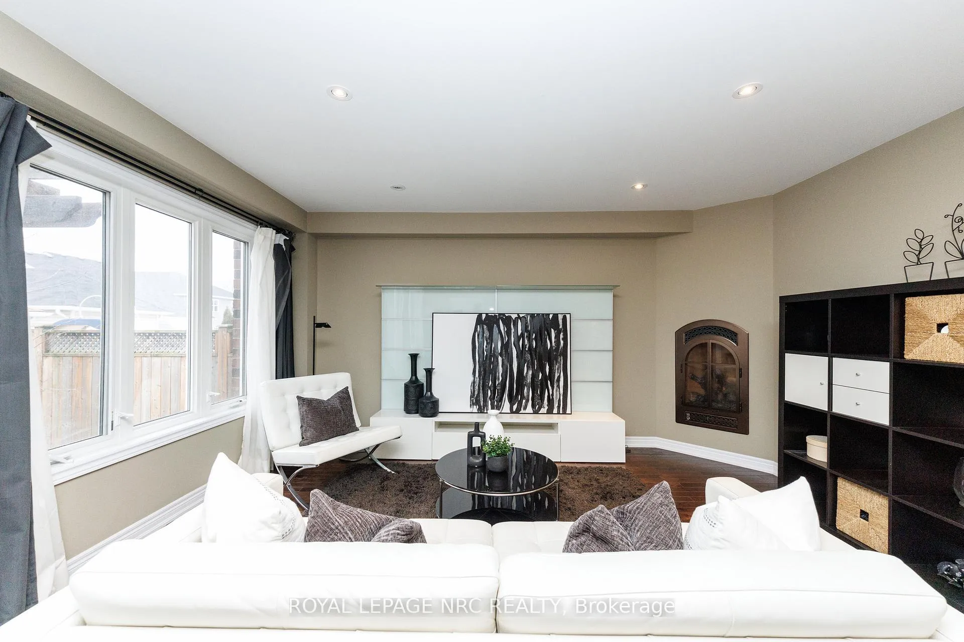Photo 11 of 61 Haig Street, St. Catharines, Haig — HOMEH