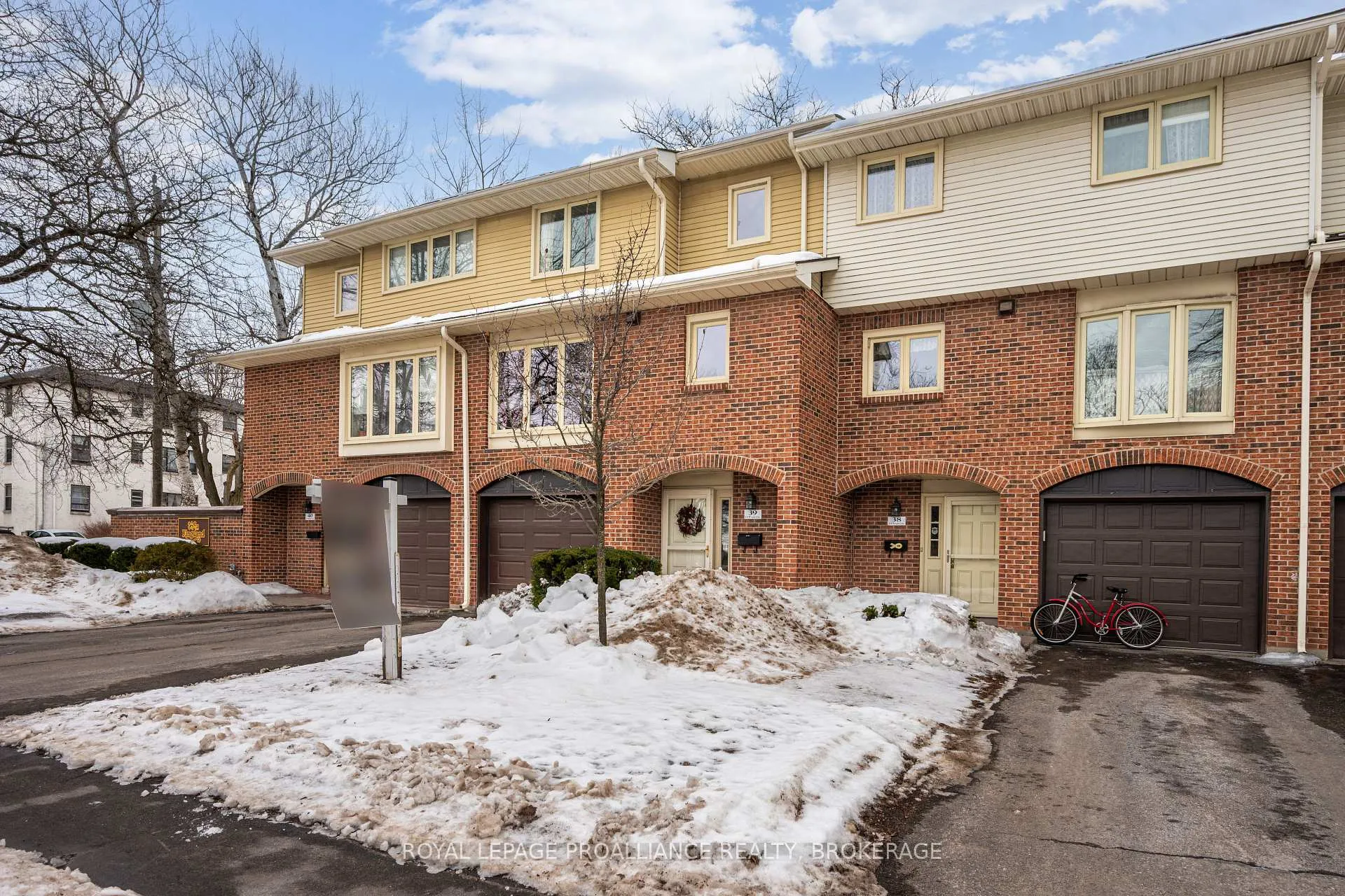Photo 2 of Unit 39, 115 Wright Crescent, Kingston, Central City East — HOMEH