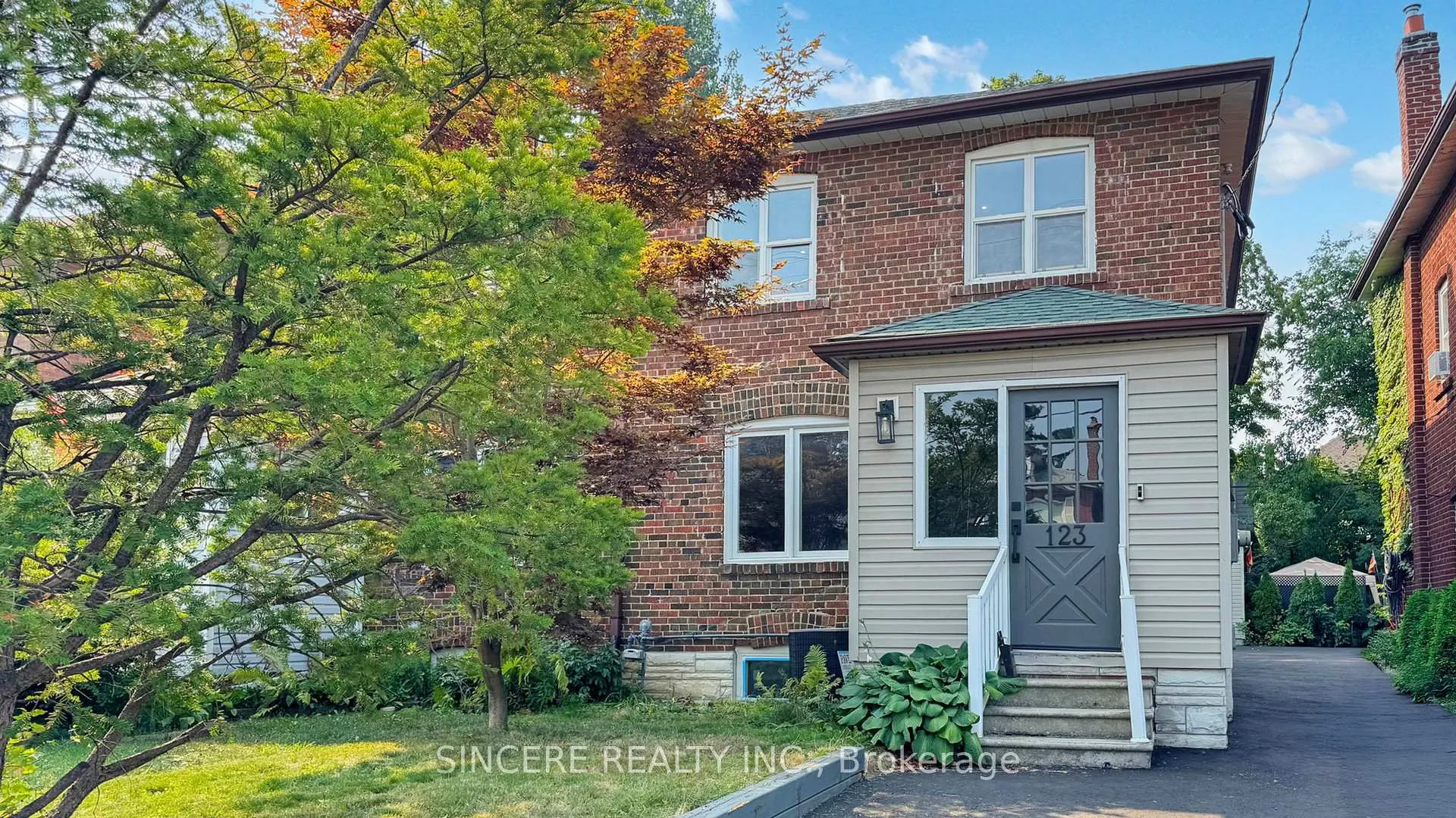 Photo 2 of 123 Lawrence Avenue W, Toronto, Lawrence Park North — HOMEH